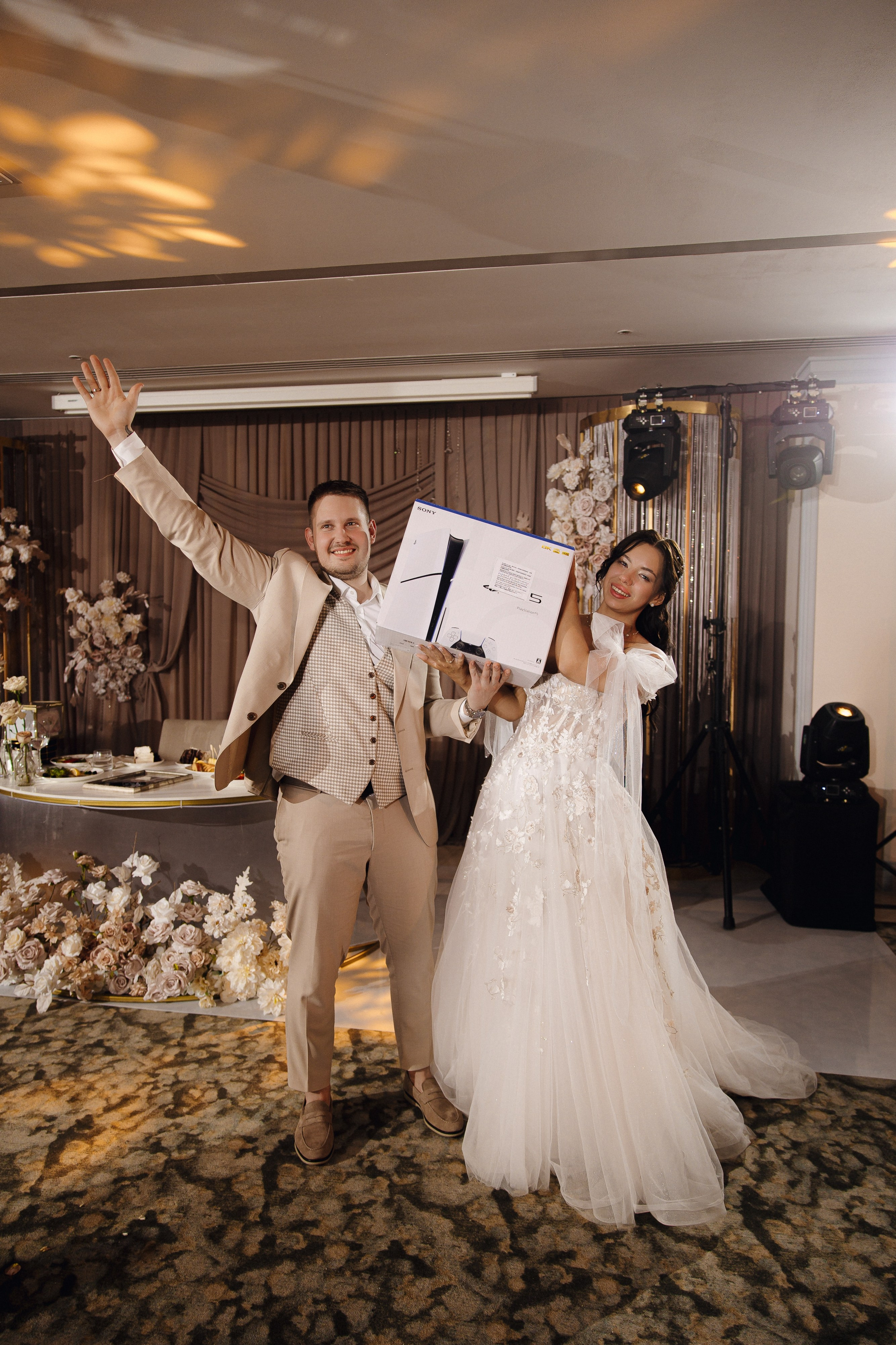 МАКСИМ И ЛИЗА, ЧЕЛСИТИ. Свадебный и индивидуальный фотограф в Челябинске Евгения Негодяева