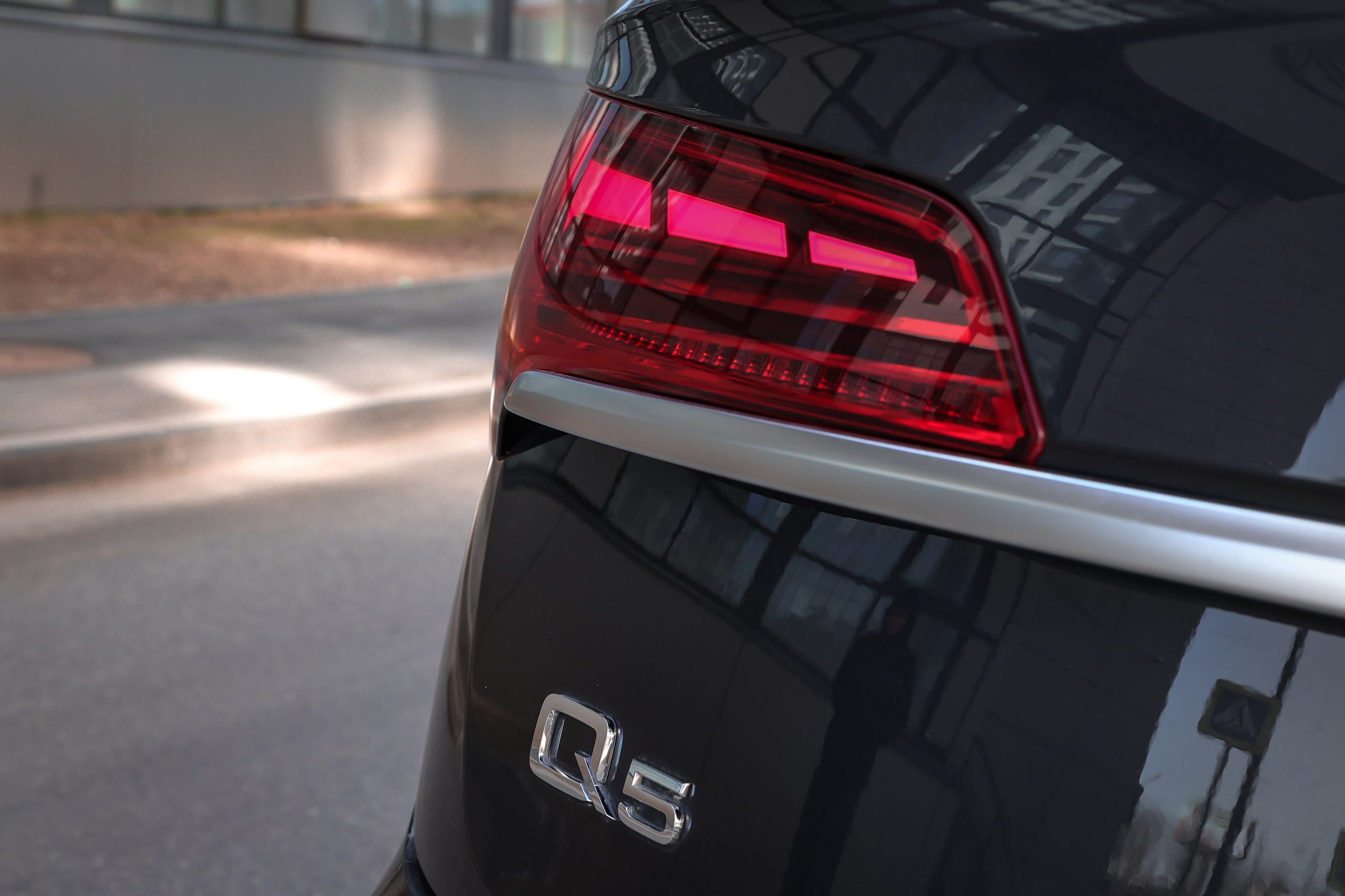 2021 AUDI Q5 Quatro. Mixturecaptures