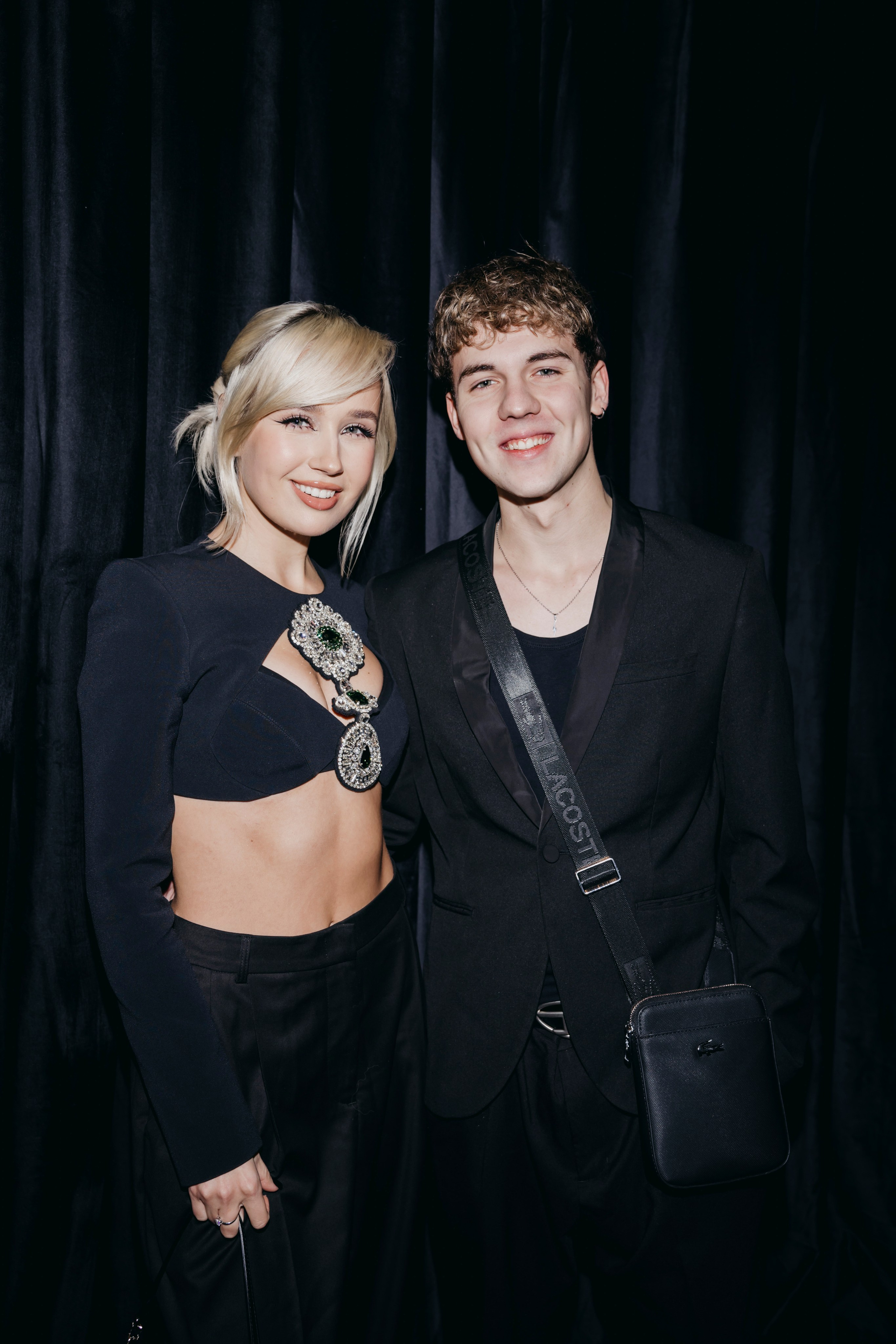 Клава Кока со спутником на Премьере клипа «Черная пантера» Филиппа Киркорова в кинотеатре «Художественный» в Москве