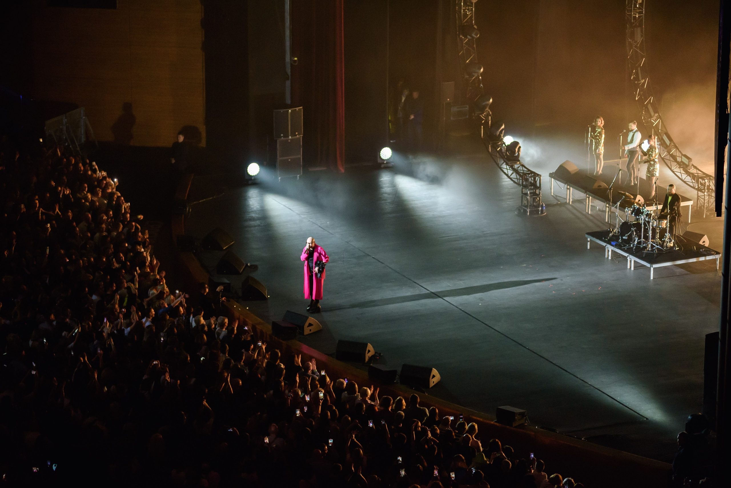 Дискотека 80-90-2000х — «Имена на все времена», Крокус Сити Холл. Бренд-фотограф для экспертов и блогеров в Москве Влада Горбовская
