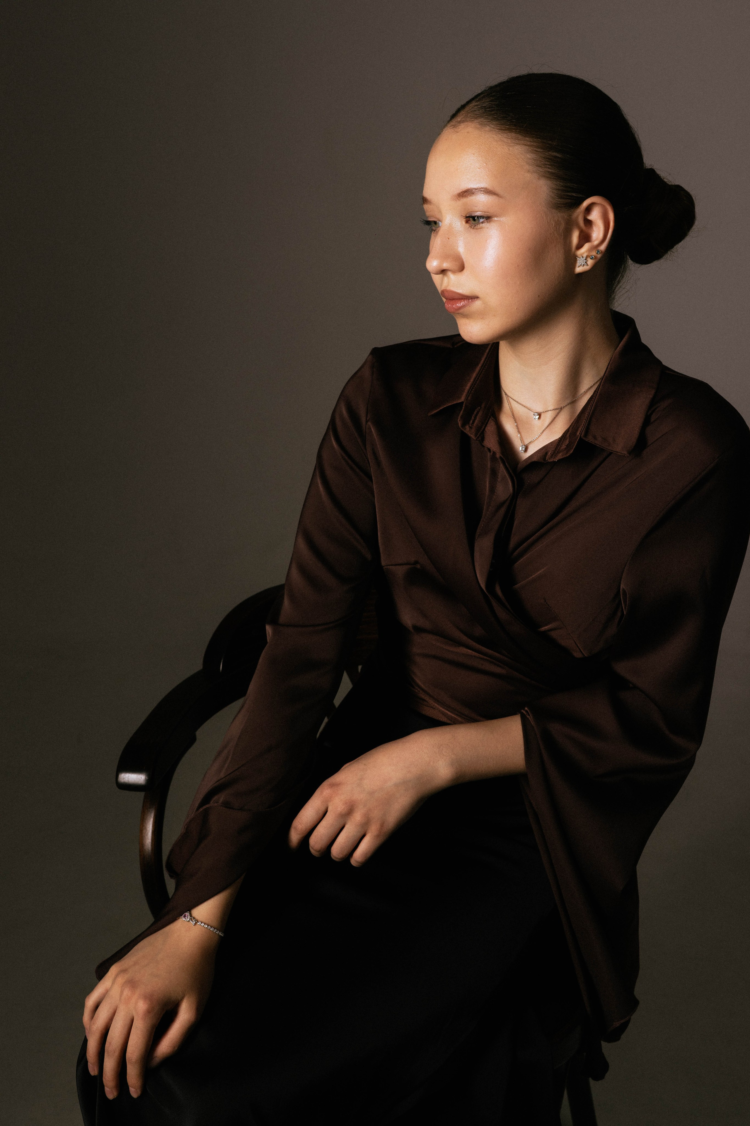 Портретная фотосессия в Алматы — индивидуальный портрет в студии. Фотограф Алматы