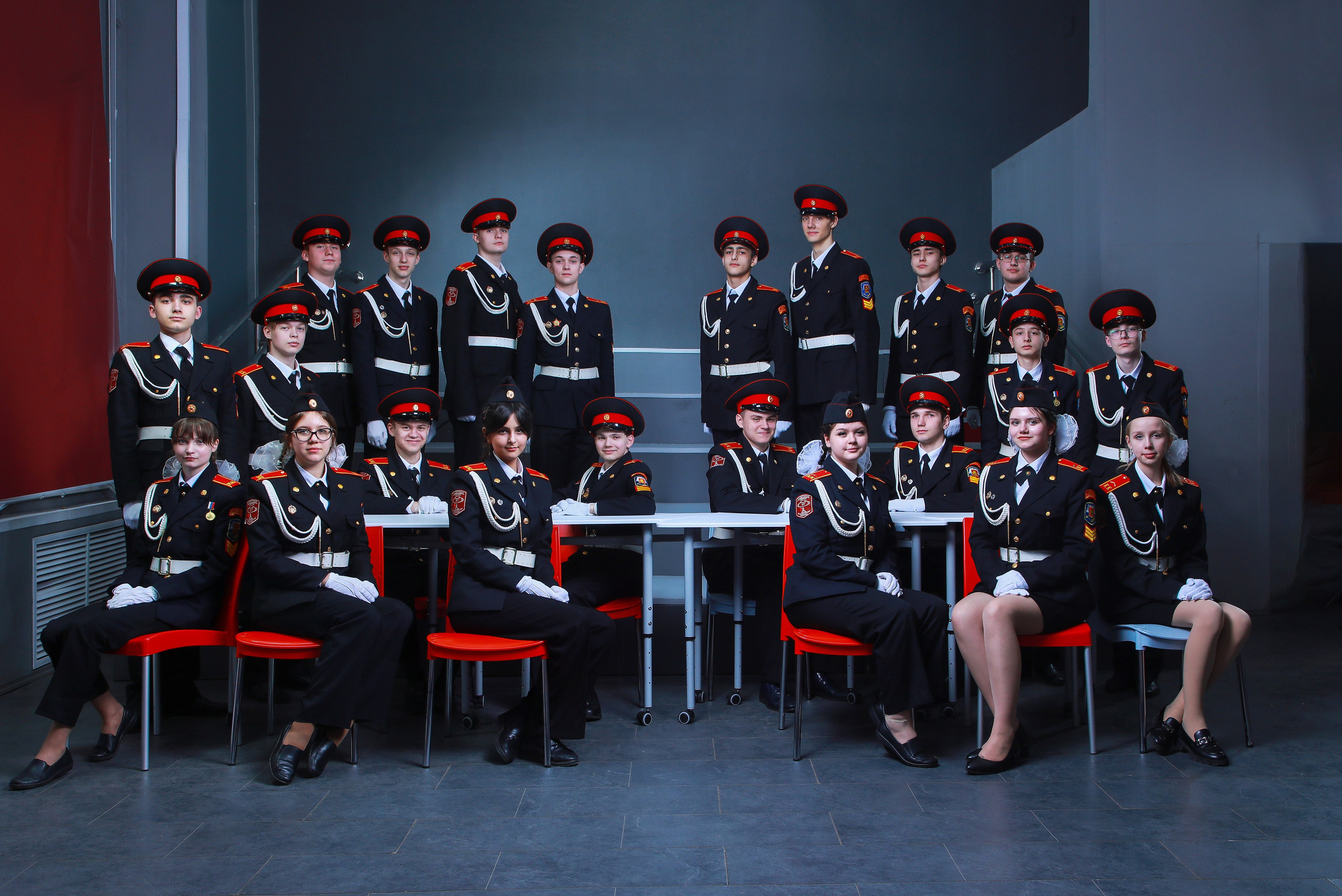 Фотограф выпускных альбомов школ. Контент-фотограф в Москве Тима Забабурин