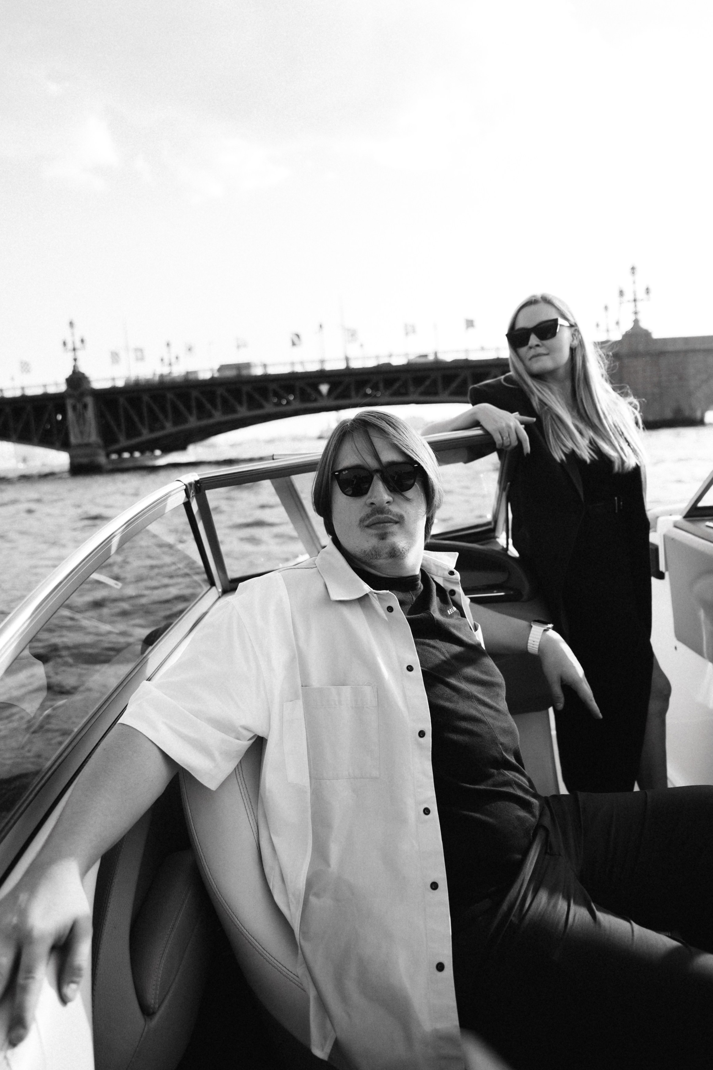 Даша и Витя на катере. Репортажный и портретный фотограф в Санкт-Петербурге Степлевич Дарья