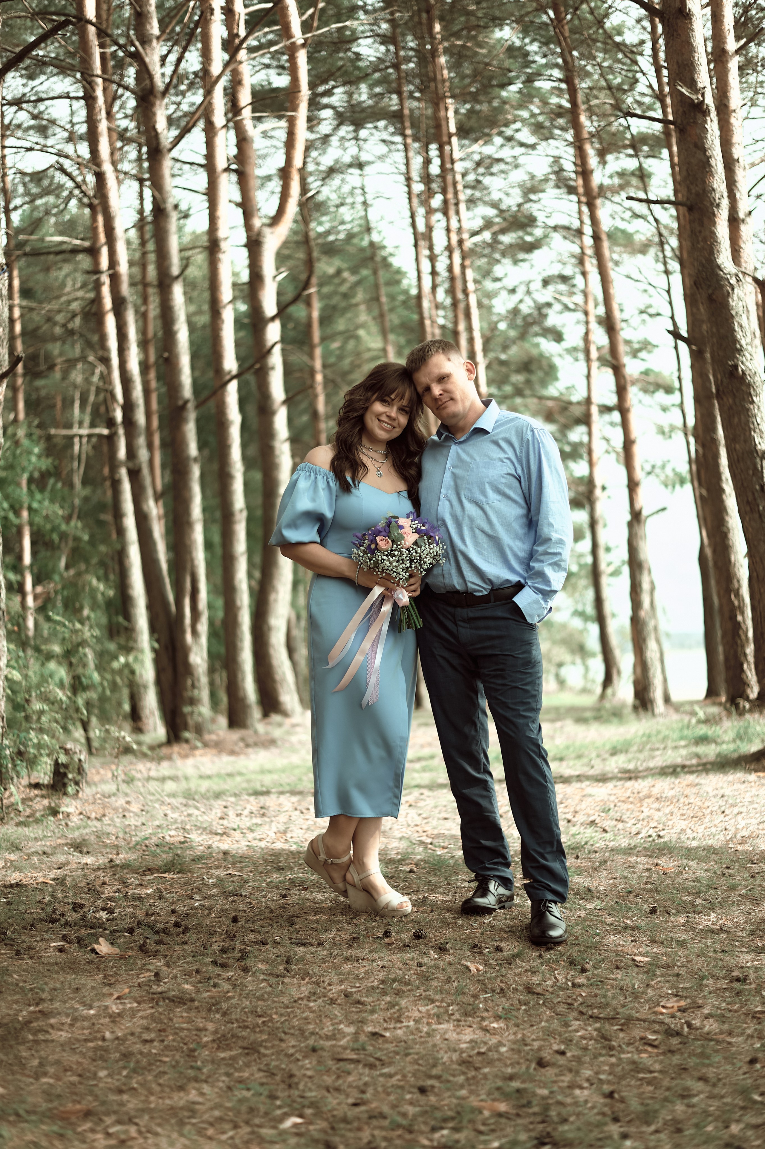 Свадебная фотосессия для Ивана да Елены (у ЗАГСа, прогулка по Советскому проспекту и выезд на Рыбинского вдхр). Женский фотограф в Череповце Даша Акулич