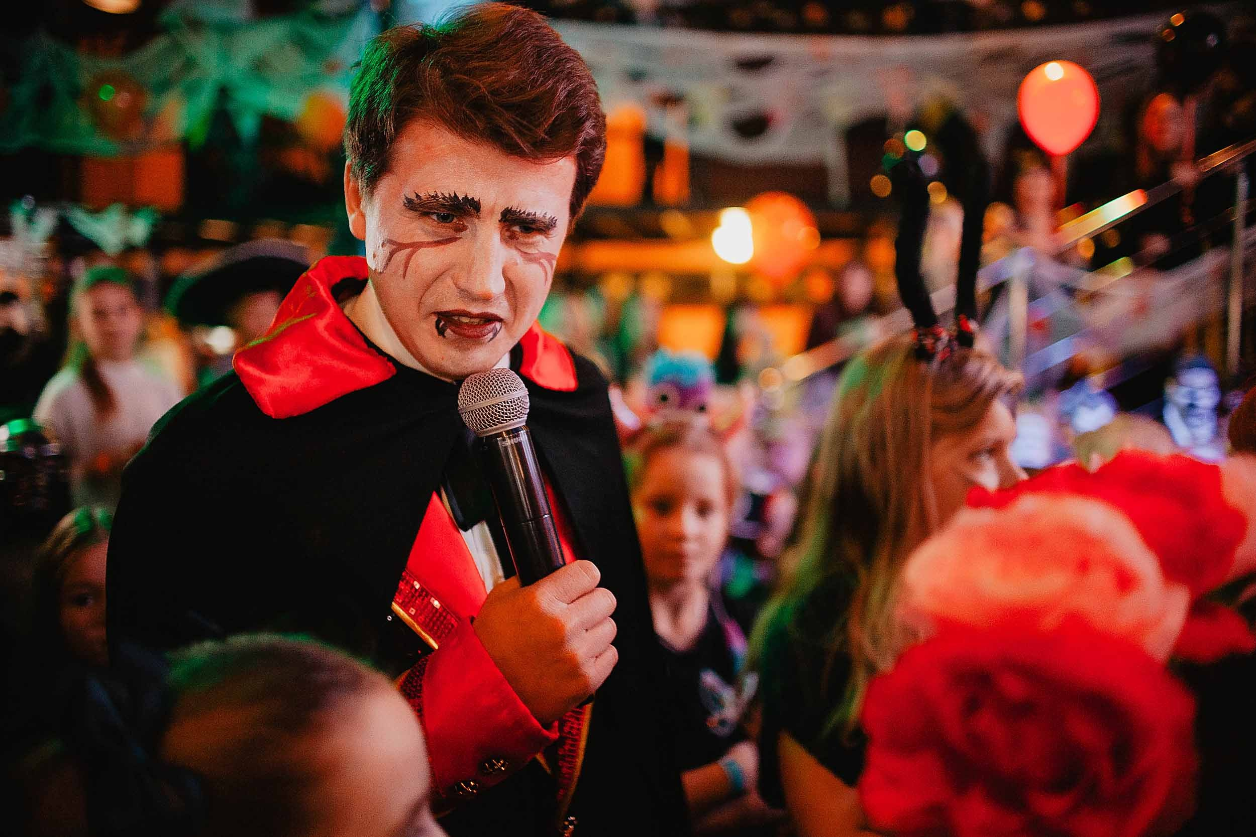 Хэллоуин в «Свои да наши». Ваш репортажный фотограф Артемий Антонов