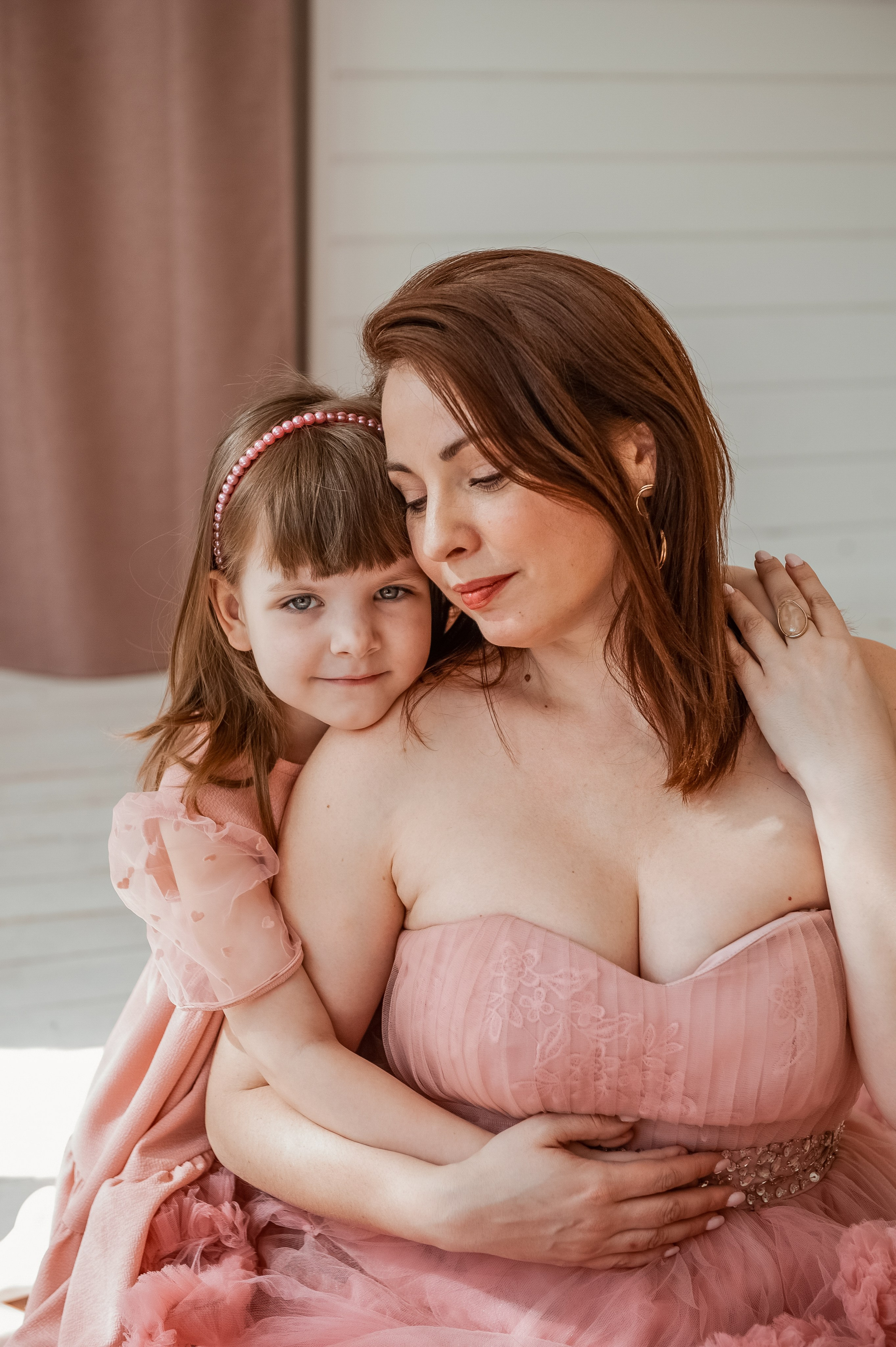 Олеся и Вика. Семейный и женский фотограф, контент фотосессия в Екатеринбурге