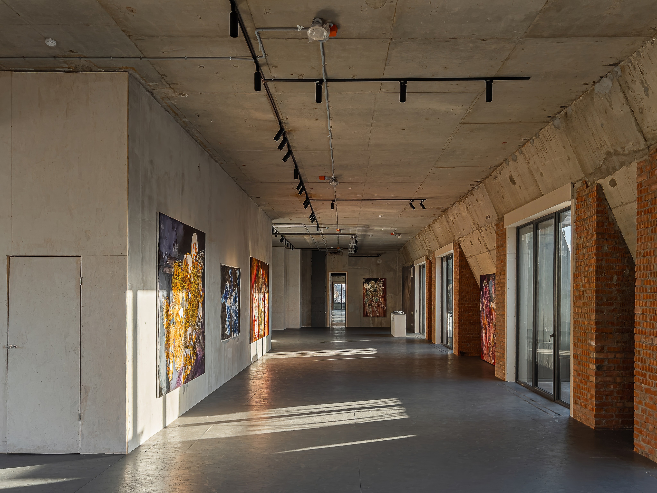 Галерея Vladey, дом с Атлантами. Иван Благушин. Интерьерный и архитектурный фотограф в Москве и Санкт-Петербурге