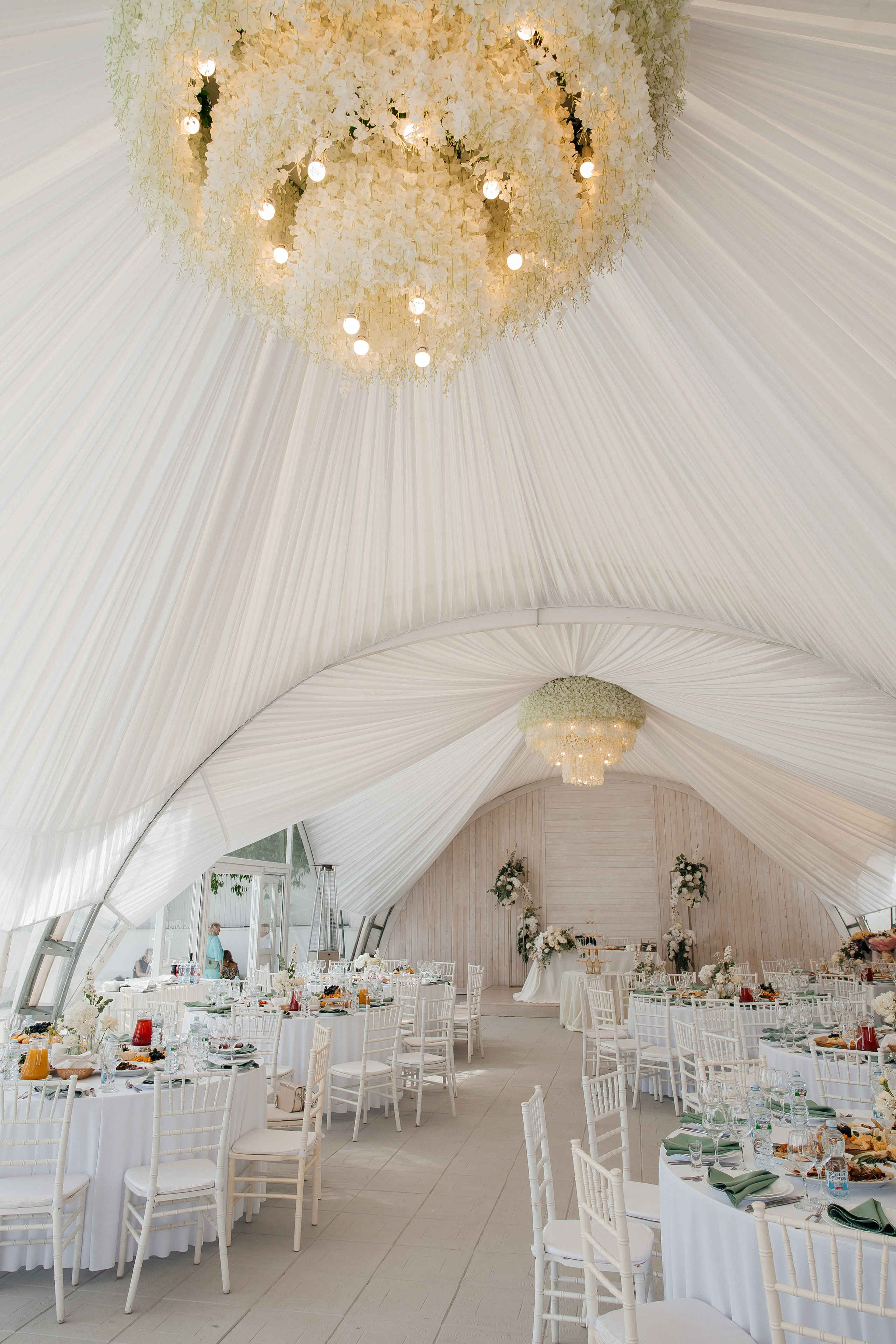 Фото и видеосъемка на свадьбу пакетом услуг. Фотограф, видеограф на свадьбу в Москве Никита Назаров