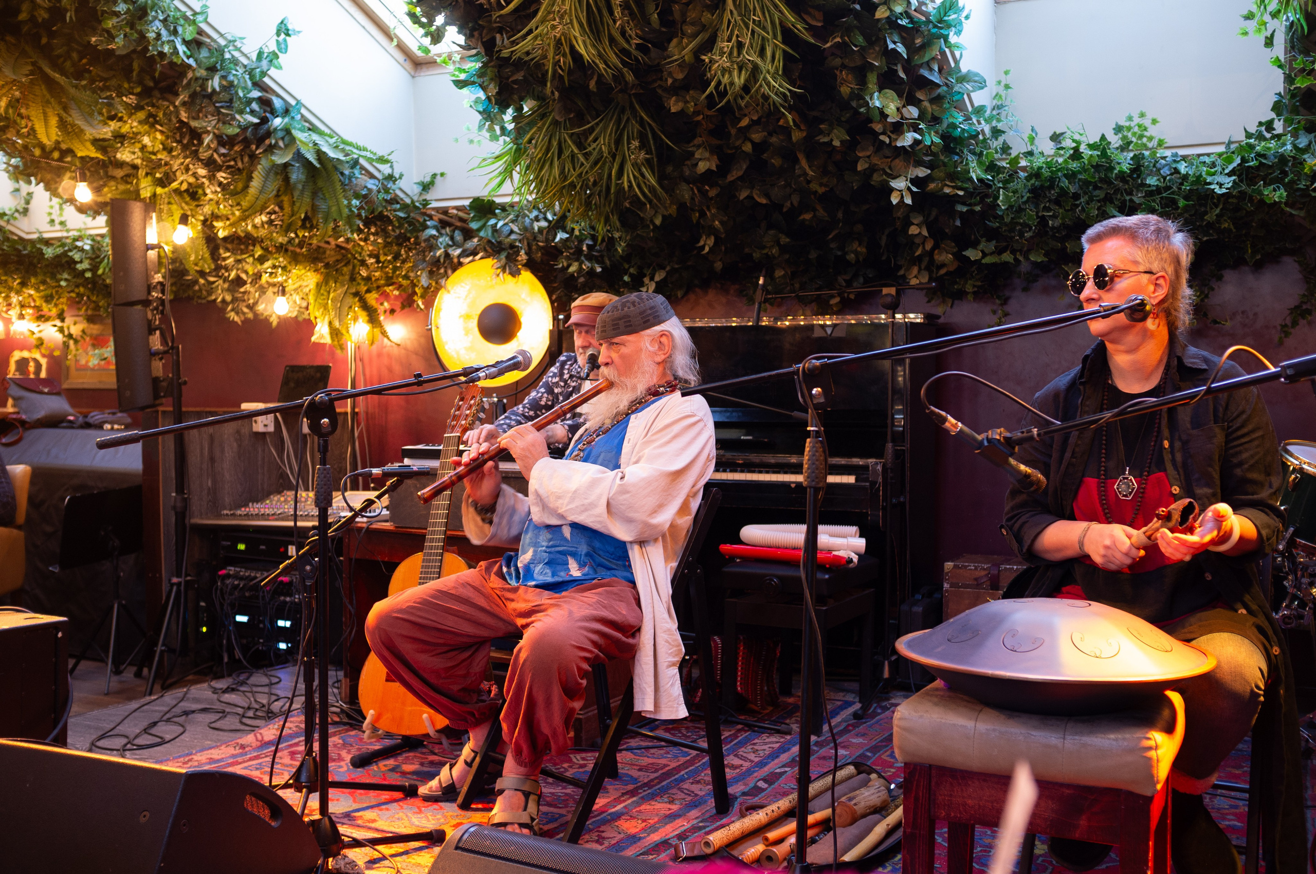 Китайский джаз и этника. Бронислав Виногродский в Kozlov club. Искусство фотографии. Мария Осокина