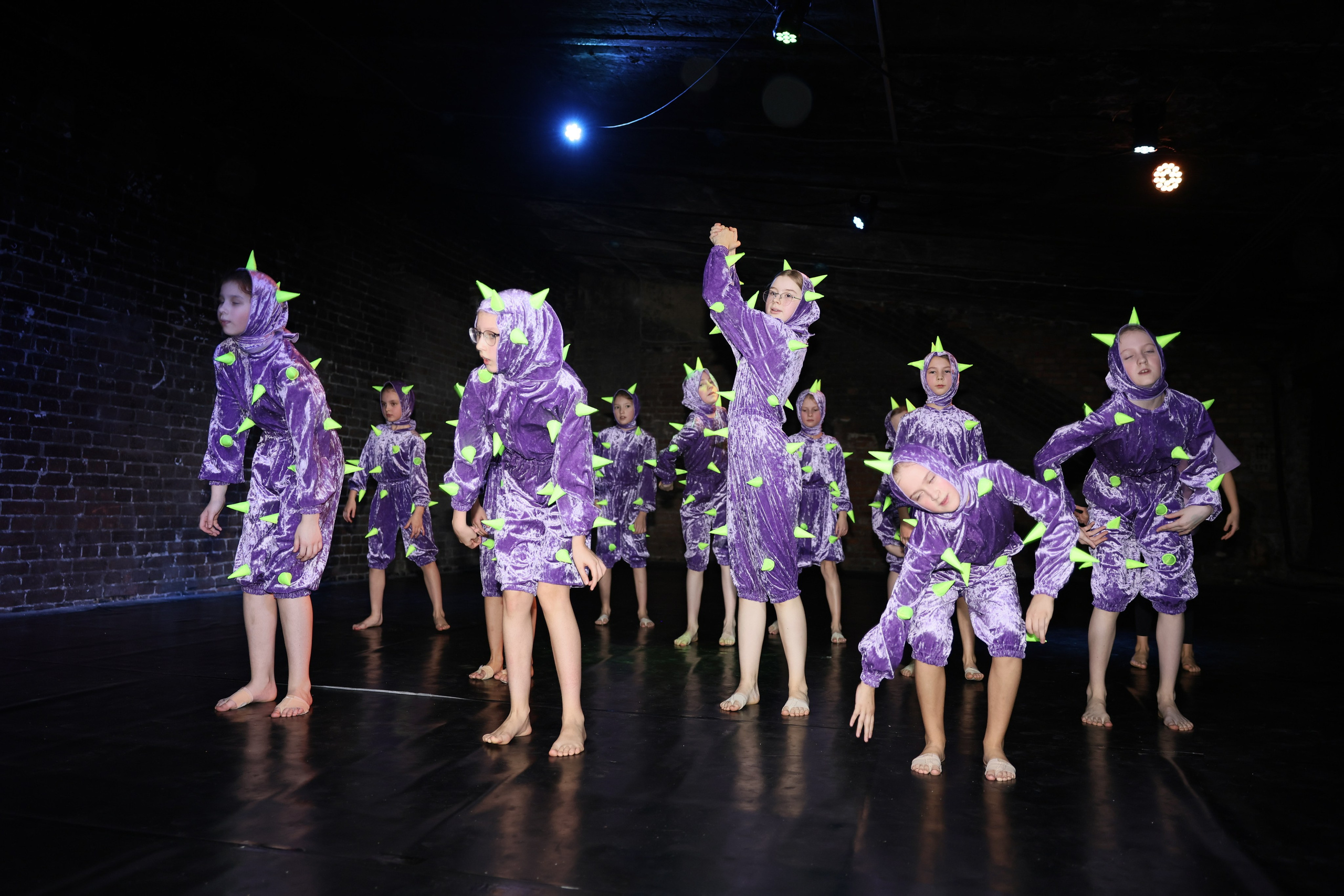 Новогодние танцы. Главная