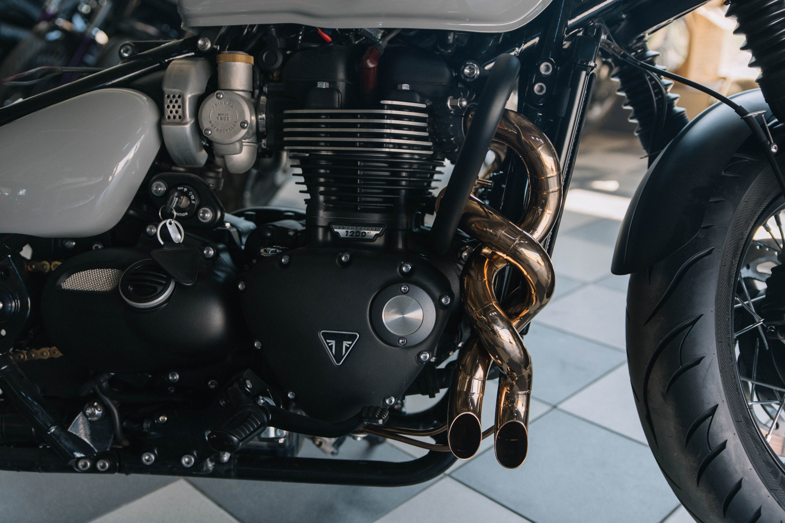 Triumph Bonnevilie Bobber. ......