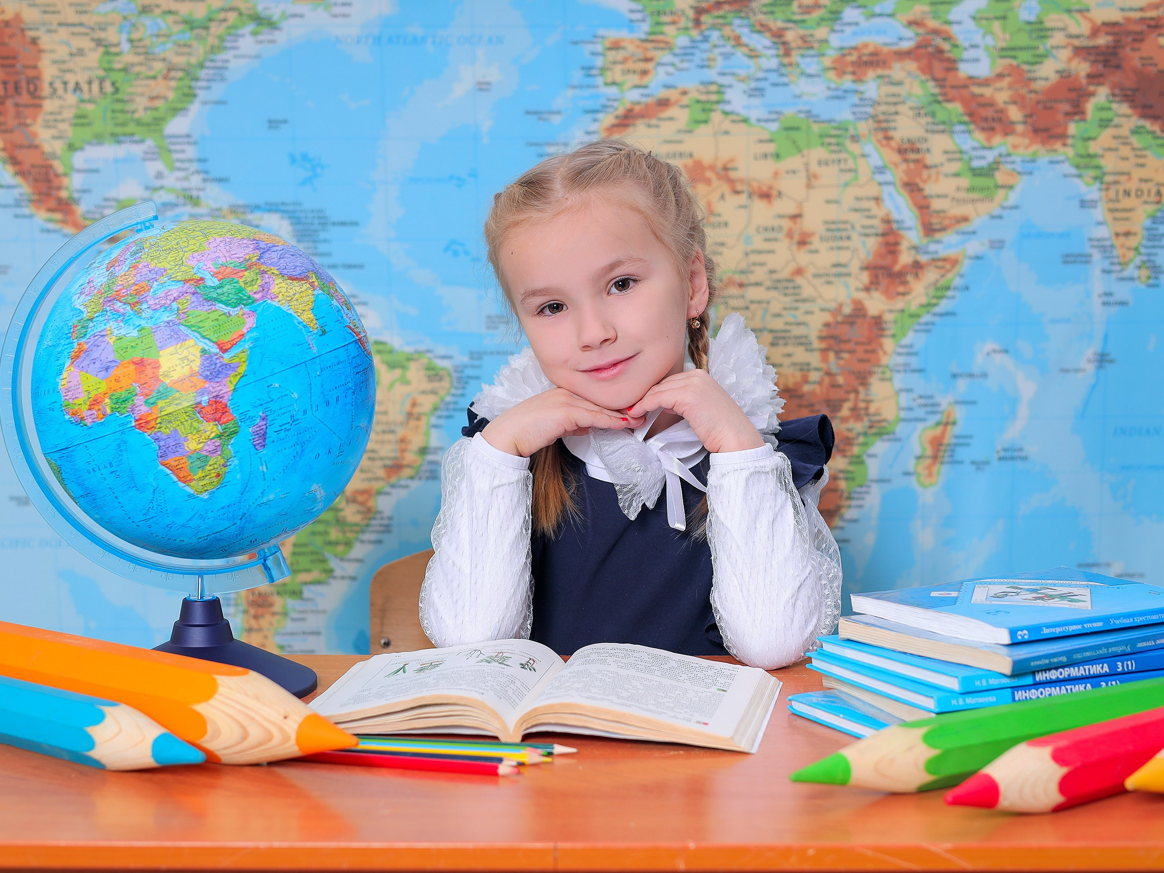 Фон Карта Мира. Фотостудия «Стремянка».Фотосессии в детских садах и школах
