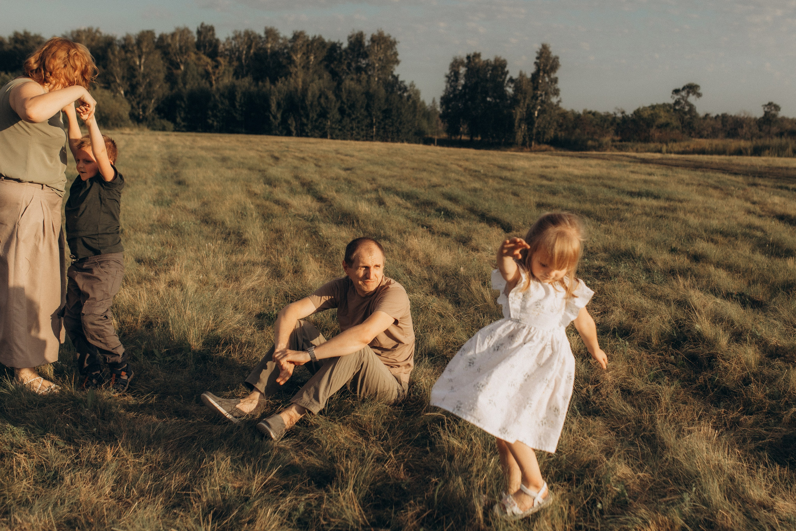 Летняя история в поле. Семейный фотограф lifestyle в Новосибирске Елена Шпилевая