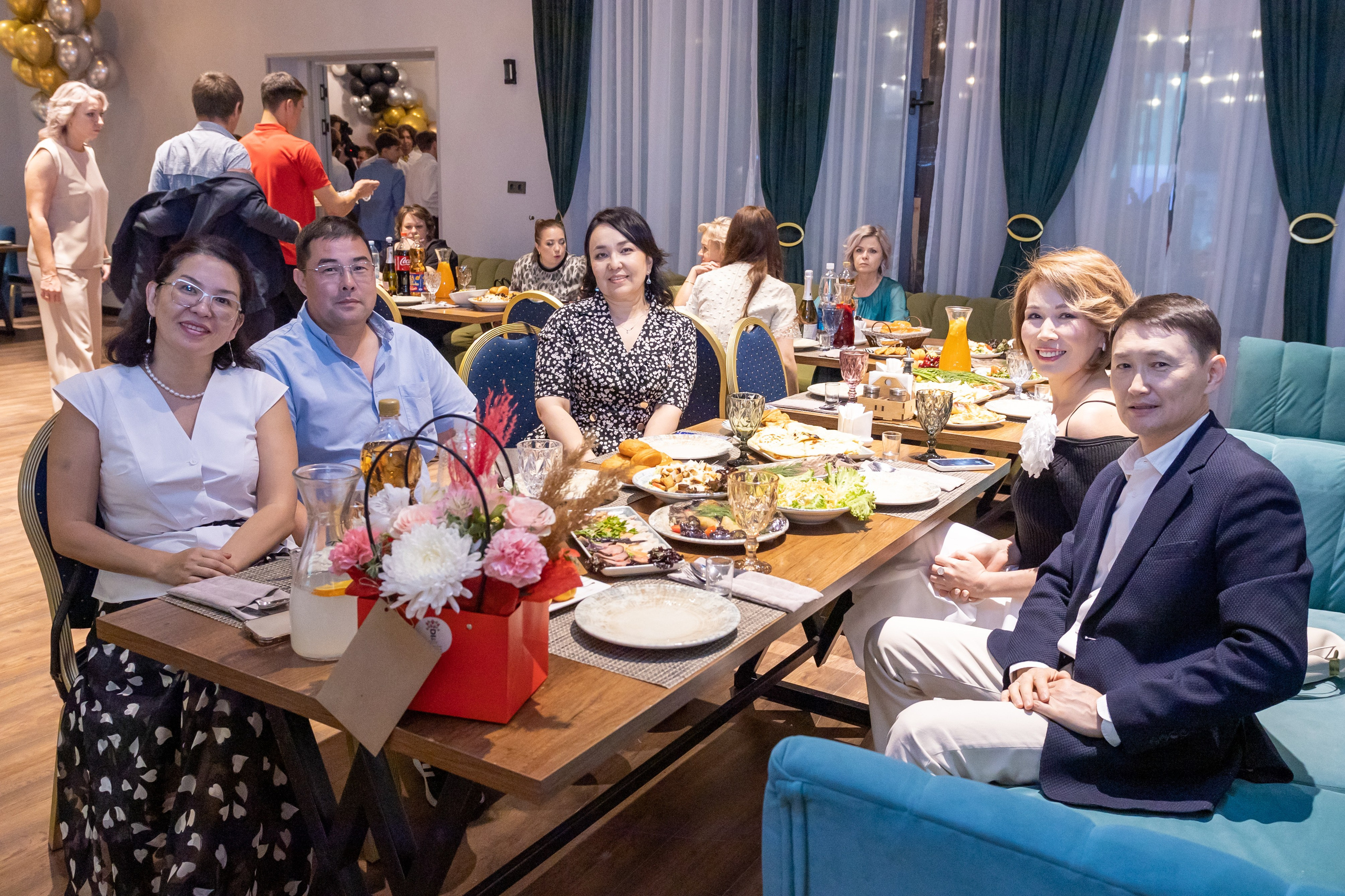 Выпускной вечер | Встреча рассвета. Фото и видеосъемка в Алматы