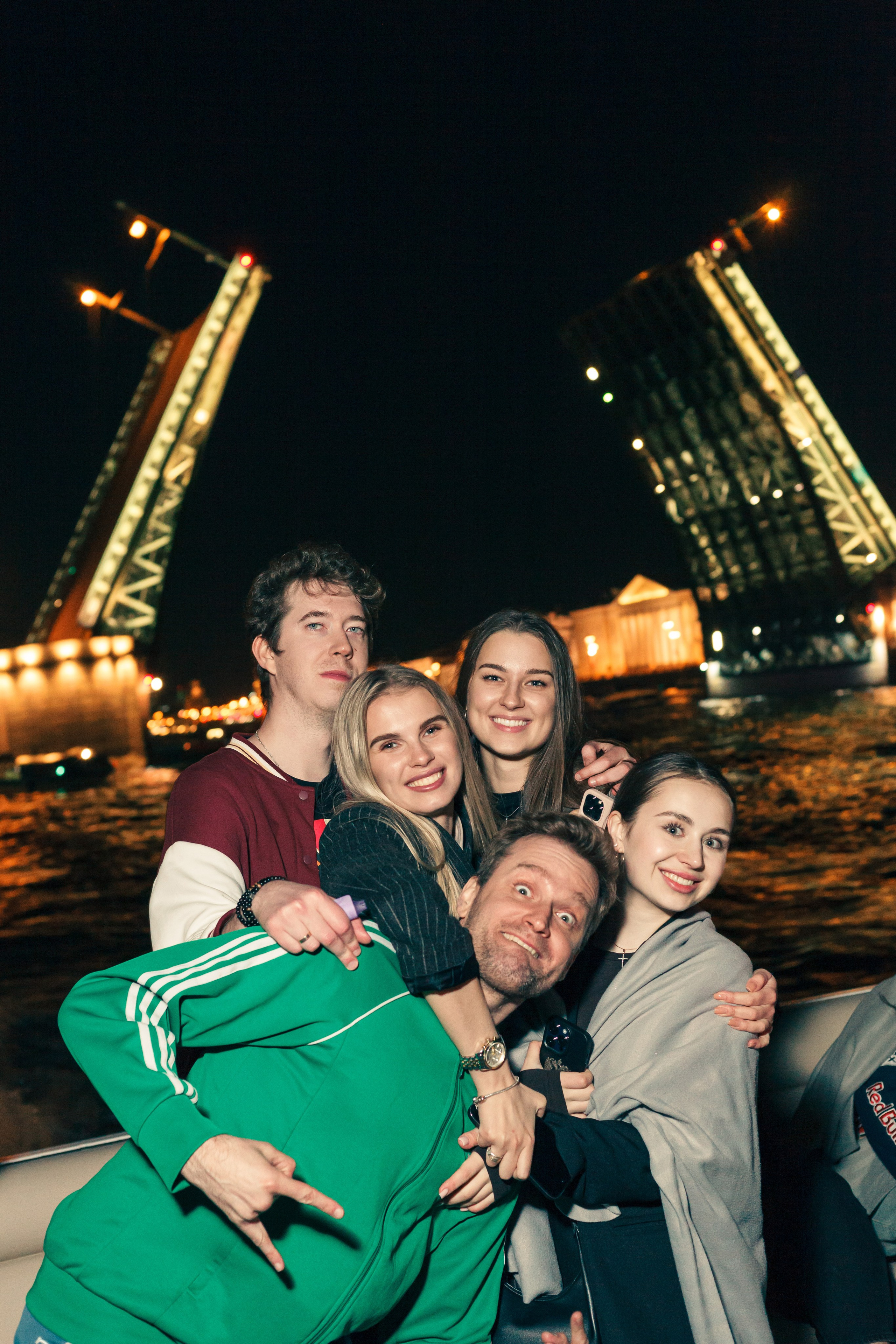 Зеркало ночного города. Фотограф в Санкт — Петербурге Валерий Гаухман