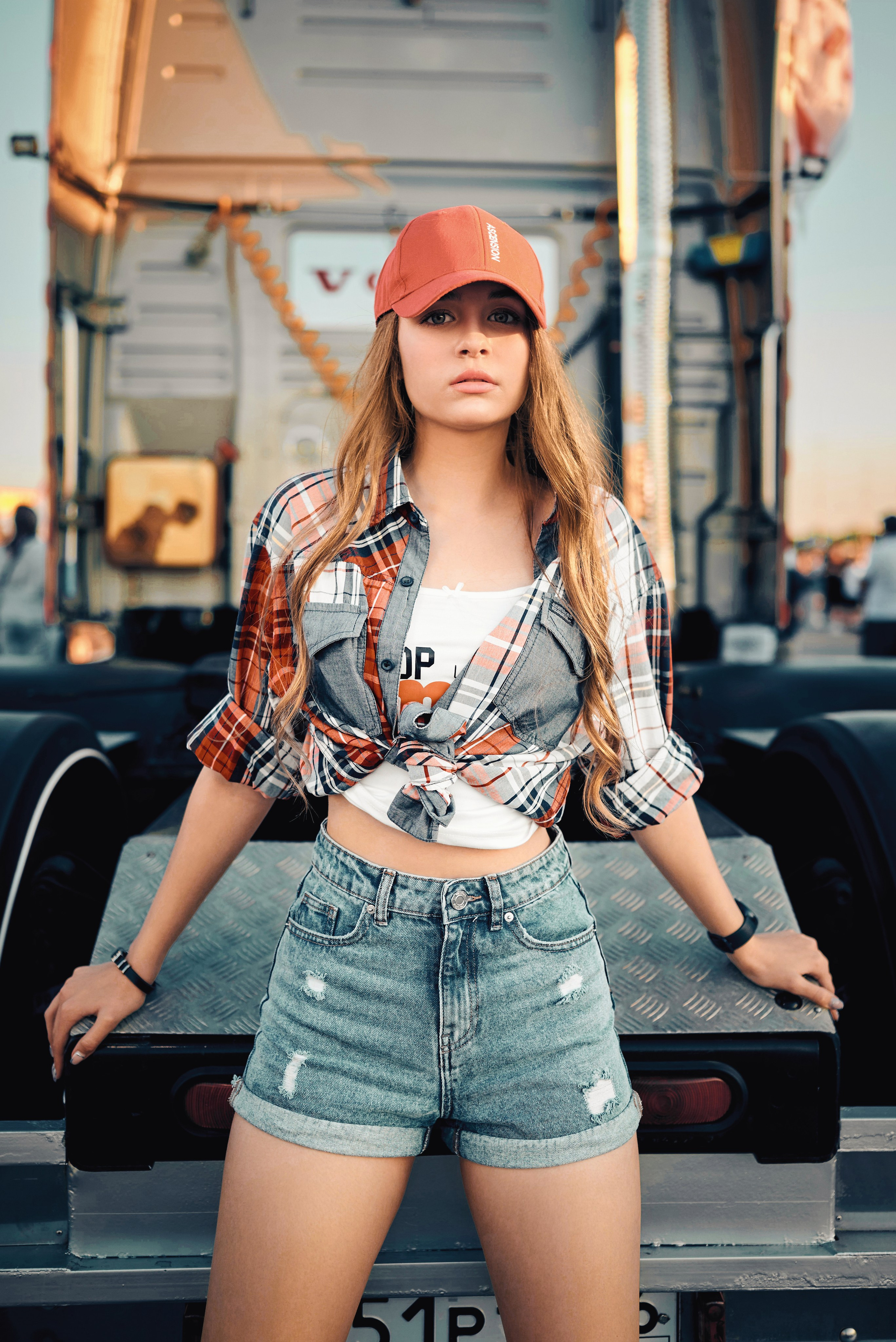 Truck & Girl. Фотограф Денис Кривопусков