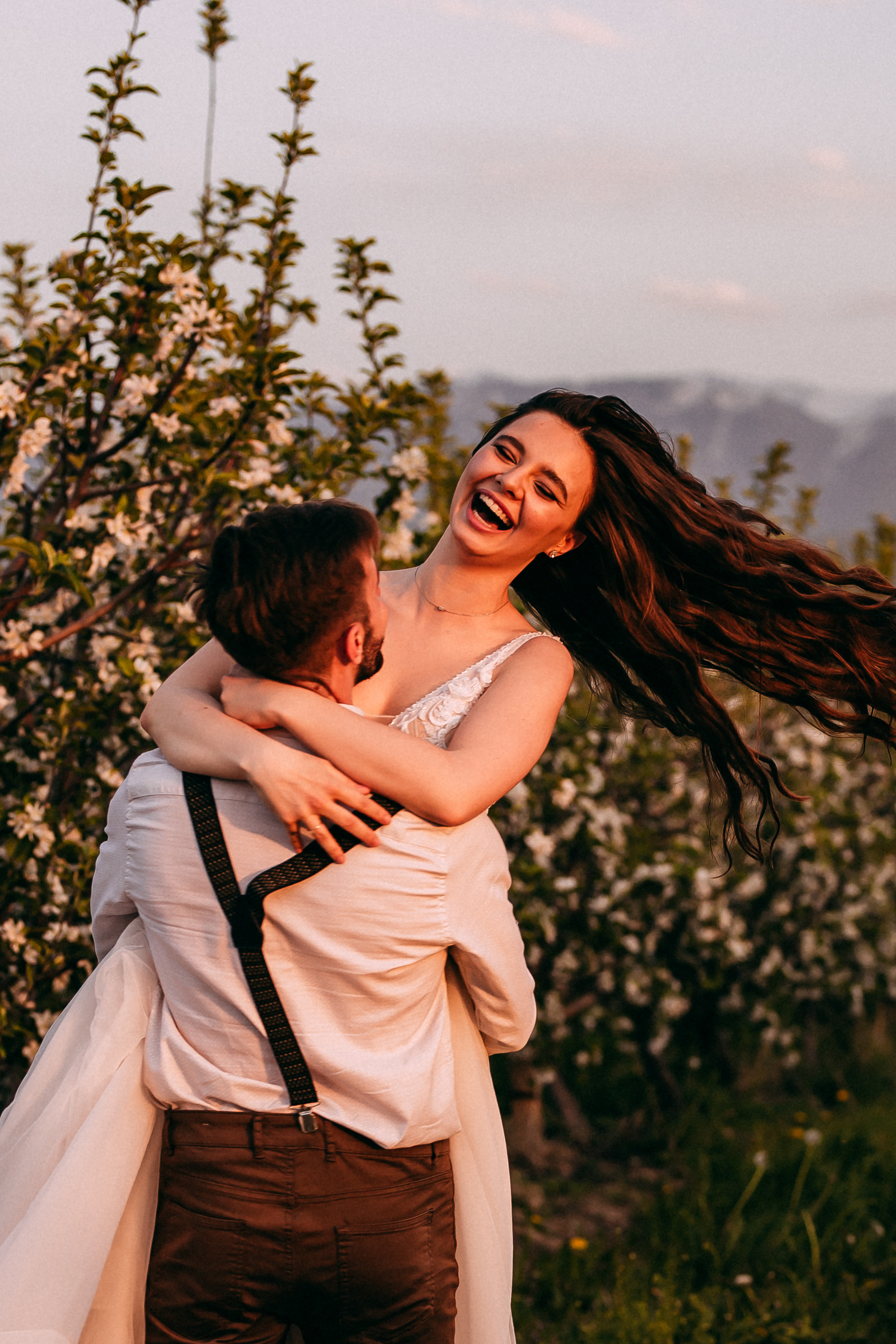 Дурманом сладким веяло…. Свадебный и семейный фотограф в Алматы Laura Dosmann