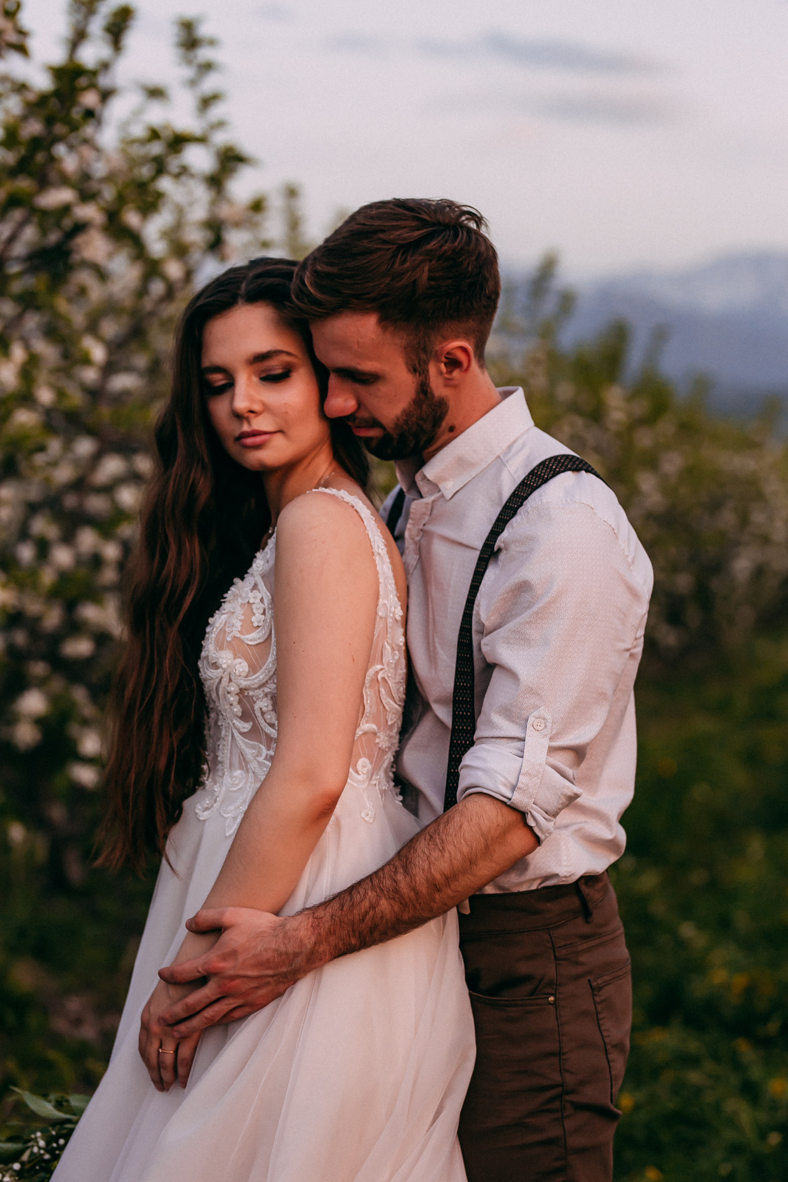 Дурманом сладким веяло…. Свадебный и семейный фотограф в Алматы Laura Dosmann