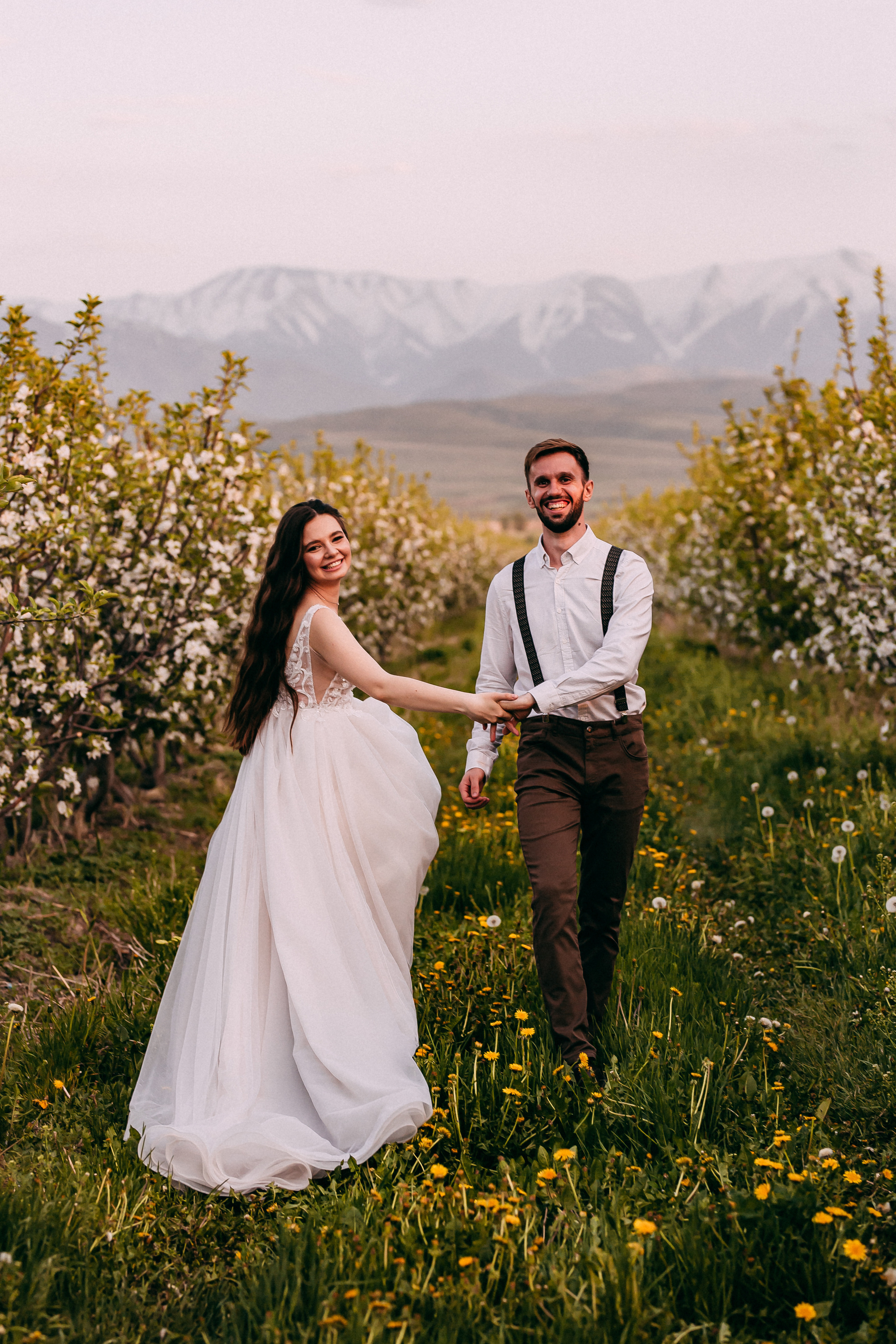 Дурманом сладким веяло…. Свадебный и семейный фотограф в Алматы Laura Dosmann