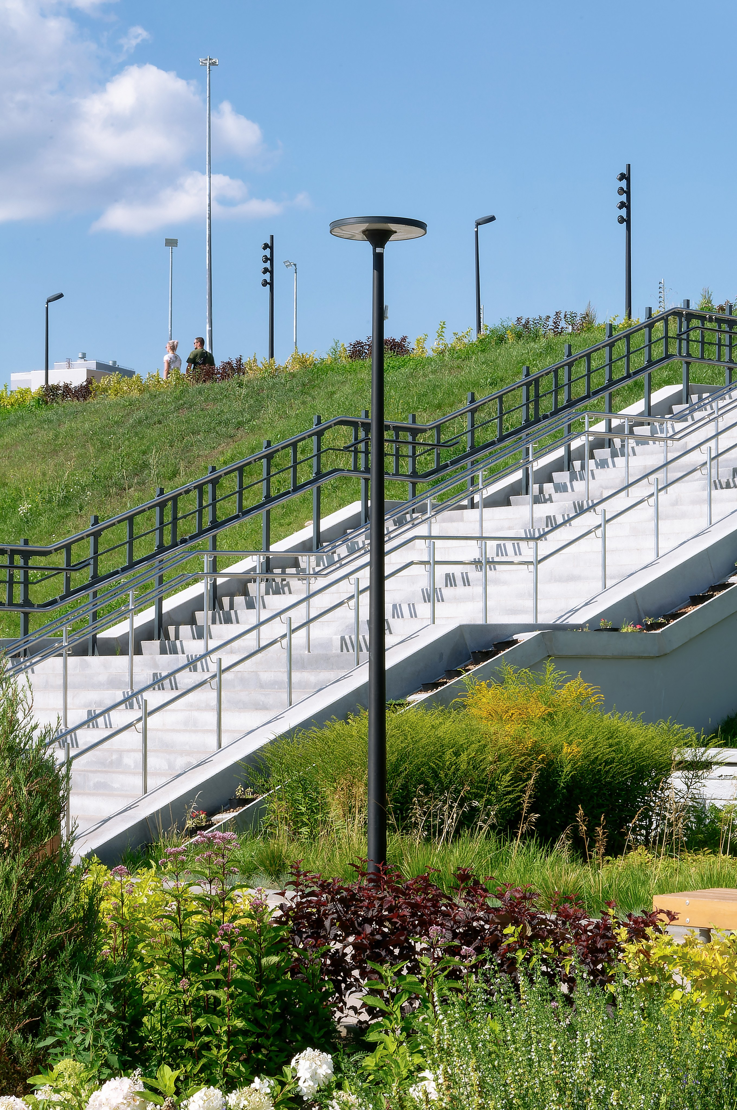 Уличное освещение/набережная. Фотограф Алексей Преображенский