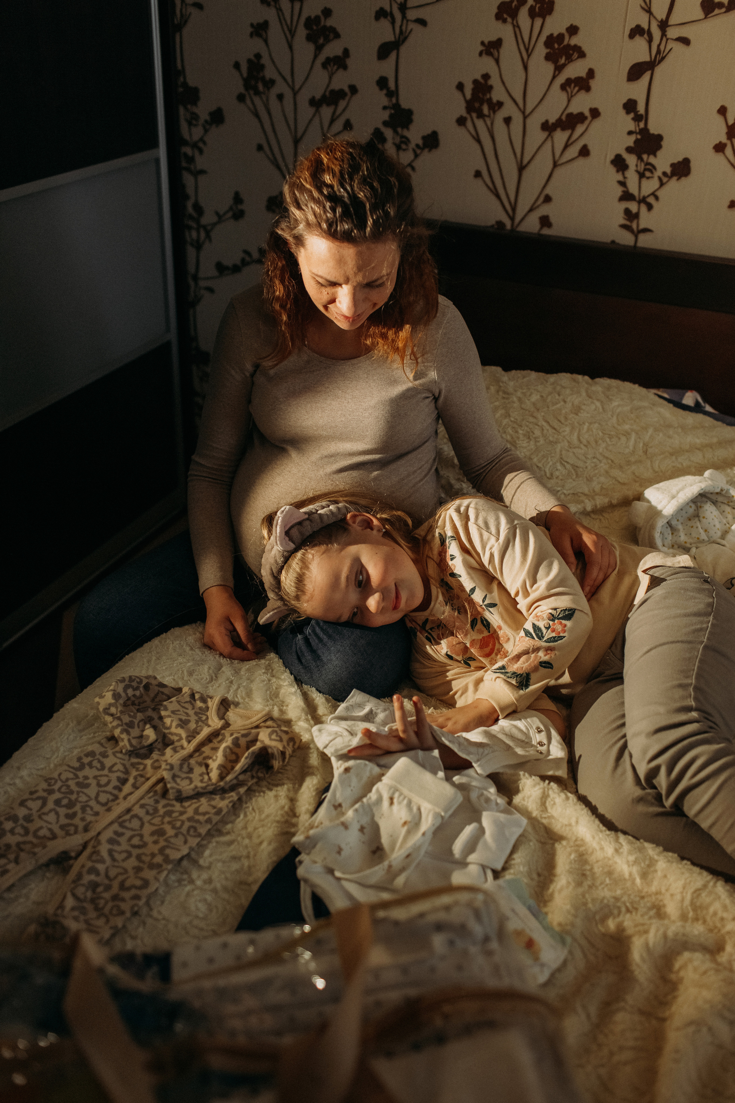 Домашняя фотоистория. В ожидании. Мама Настя и Марго. Семейный, свадебный фотограф Минск Бобруйск Алла Сказова