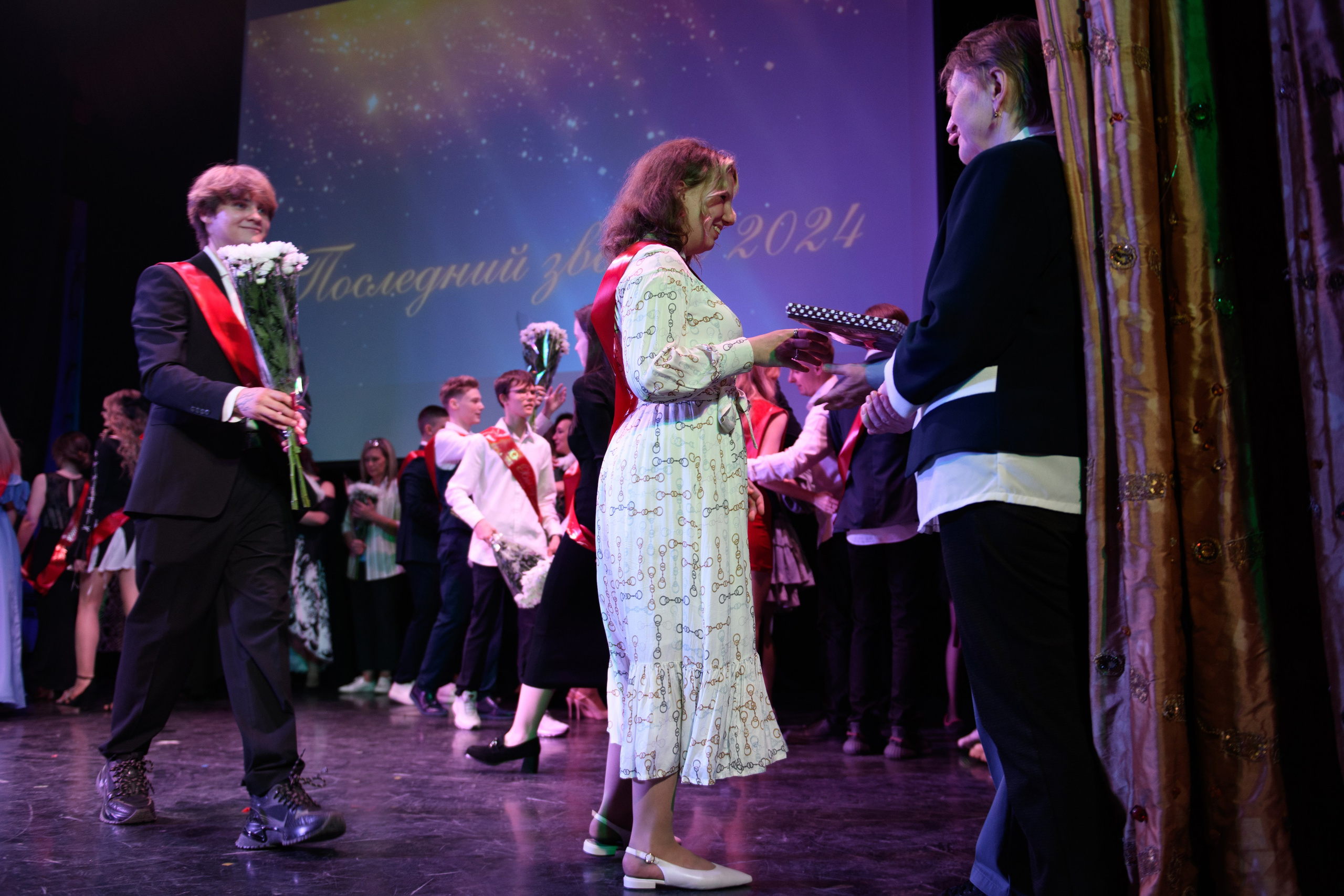 Фотосъёмка торжественного вечера выпускников. Организация и проведение фотосъемок в Санкт-Петербурге. Фотограф Смирягин Илья