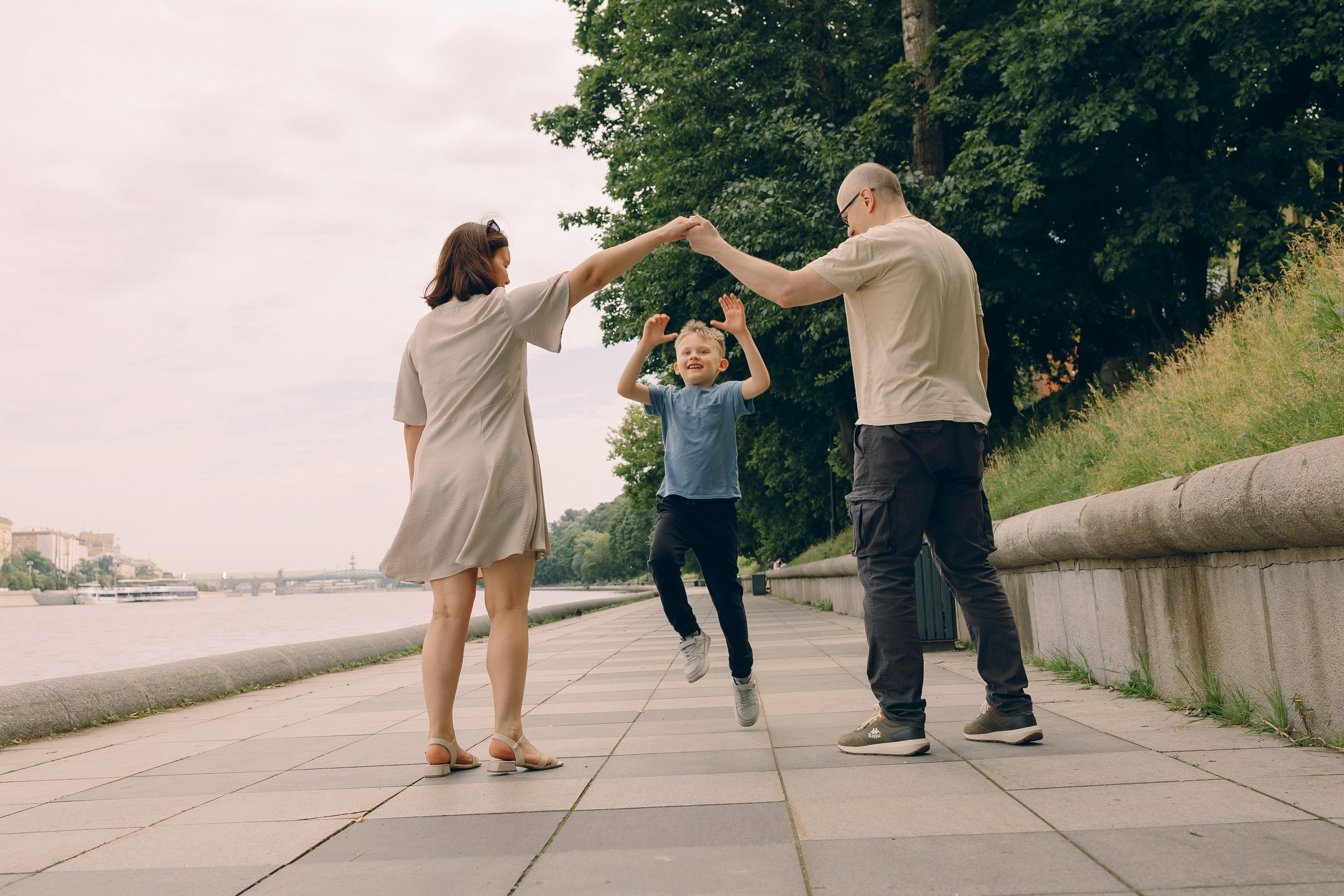 Семейная прогулка. Семейный Фотограф в Москве Евгения Симоненко