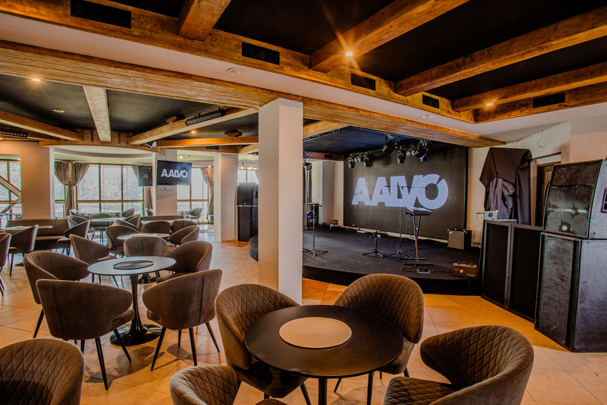 Концертный клуб «Сердце замка» A-Alvo, фото интерьерного фотографа Алексея Муравьёва, музыкальное пространство УфаЛобби клуба «Сердце замка» A-Alvo, съёмка интерьерного фотографа Алексея Муравьёва, концертная площадкаЗал концертного клуба «Сердце замка» A-Alvo, работа интерьерного фотографа Алексея Муравьёва, мероприятия УфаСцена клуба «Сердце замка» A-Alvo, фото интерьерного фотографа Алексея Муравьёва, музыкальные выступленияФойе концертного клуба «Сердце замка» A-Alvo, съёмка интерьерного фотографа Алексея Муравьёва, атмосфера УфаАкустика клуба «Сердце замка» A-Alvo, работа интерьерного фотографа Алексея Муравьёва, живой звукЗона отдыха «Сердце замка» A-Alvo, фото интерьерного фотографа Алексея Муравьёва, комфорт для зрителейВход в клуб «Сердце замка» A-Alvo, съёмка интерьерного фотографа Алексея Муравьёва, концертная площадка УфаИнтерьер концертного клуба «Сердце замка» A-Alvo, работа интерьерного фотографа Алексея Муравьёва, мероприятияОсвещение клуба «Сердце замка» A-Alvo, фото интерьерного фотографа Алексея Муравьёва, концертный зал УфаЗвуковое оборудование «Сердце замка» A-Alvo, съёмка интерьерного фотографа Алексея Муравьёва, музыкальная площадкаМеста для зрителей клуб «Сердце замка» A-Alvo, работа интерьерного фотографа Алексея Муравьёва, комфорт УфаБарная зона «Сердце замка» A-Alvo, фото интерьерного фотографа Алексея Муравьёва, концертная площадкаВестибюль клуба «Сердце замка» A-Alvo, съёмка интерьерного фотографа Алексея Муравьёва, вход УфаОбщая панорама концертного клуба «Сердце замка» A-Alvo, работа интерьерного фотографа Алексея Муравьёва, музыкальное пространство