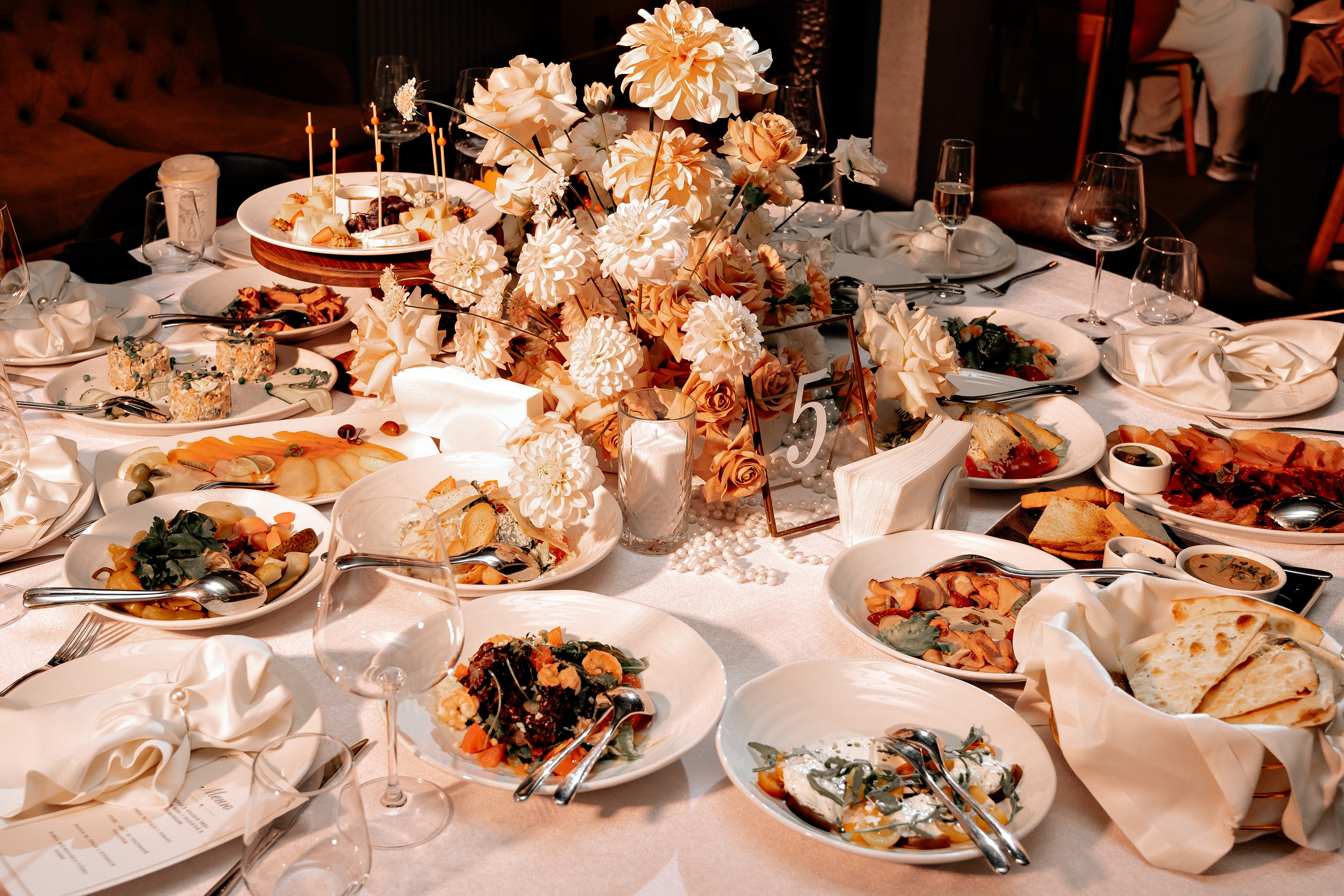 Свадьба «Парк Горького» Артём-Юлия. Свадебный/Портретный фотограф снимаю в Москве