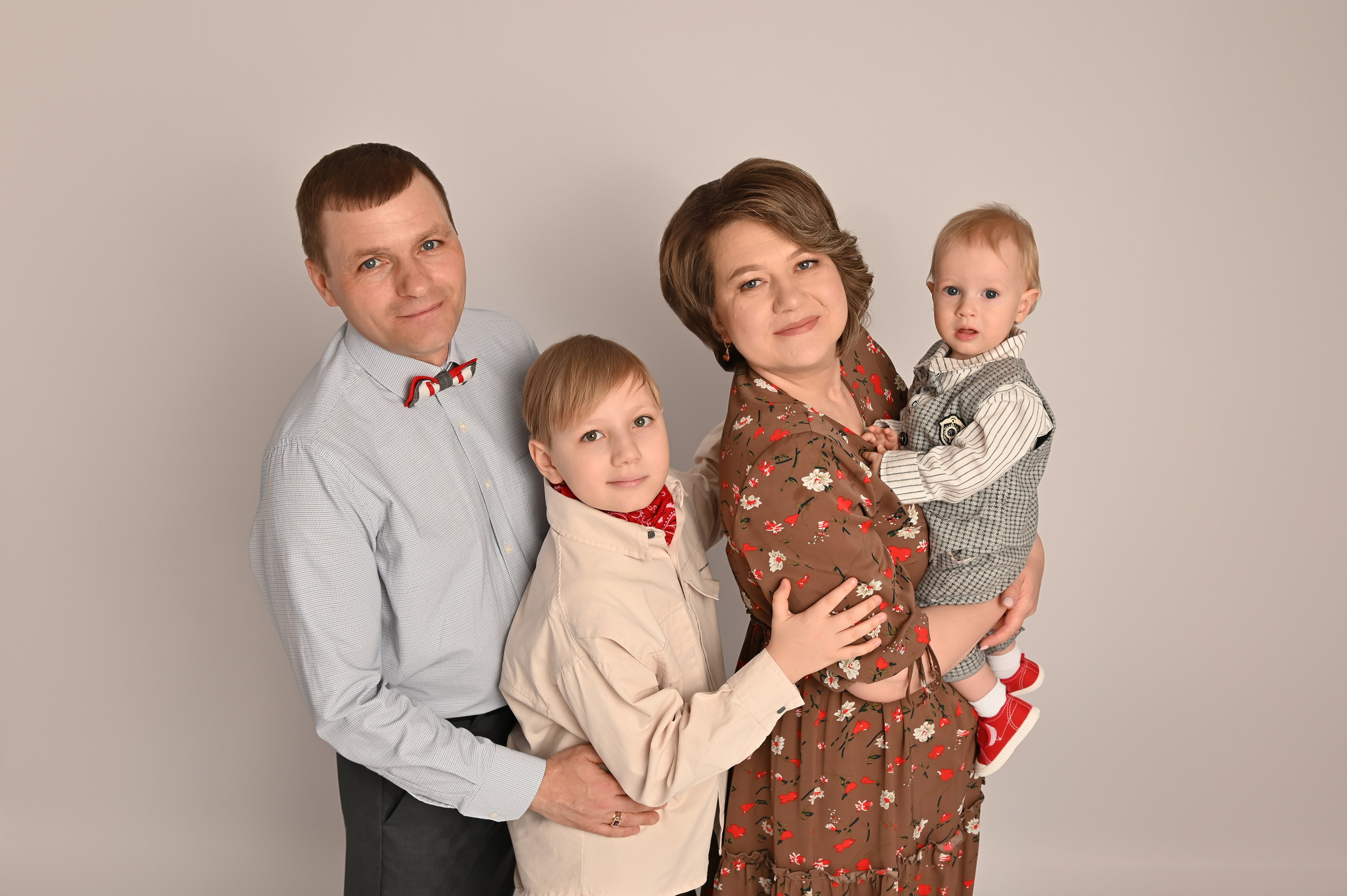 Годик Дениса. Фотограф Новорожденных и семейный Элла Огай г. Сатпаев