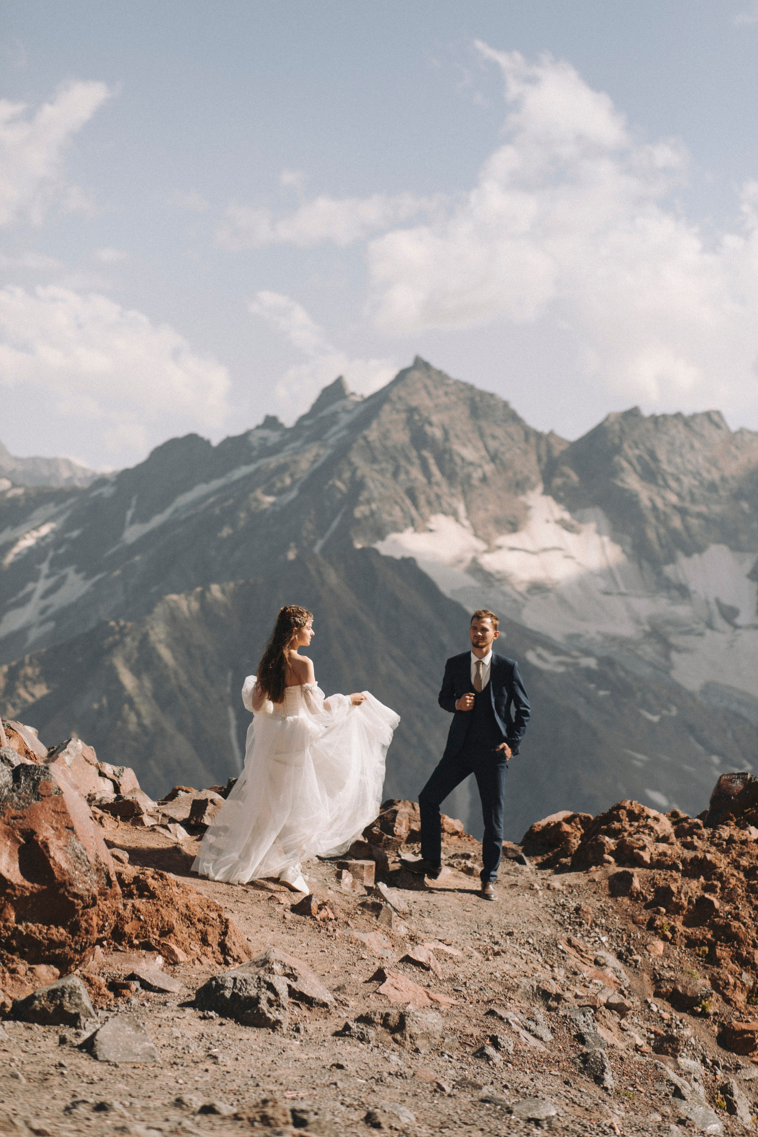 МЕЖДУ НЕБОМ И ЗЕМЛЕЙ. Фотограф Настя Конник | Пятигорск | Эльбрус | Домбай | Архыз | Видеограф КМВ