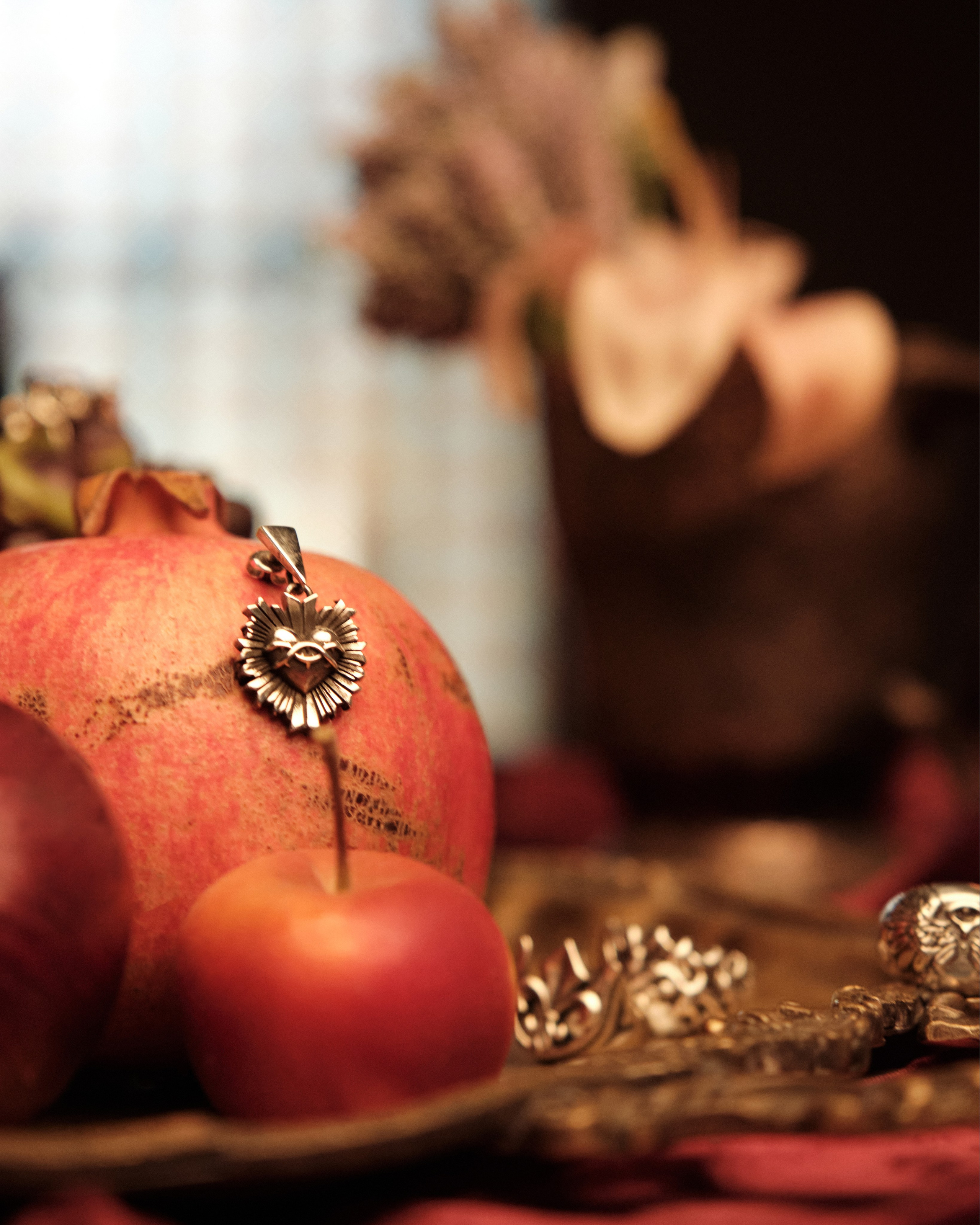 Knight for PRAY FOR MY SINS. Аксёнова Оля — сет-дизайнер, художник-постановщик, Москва