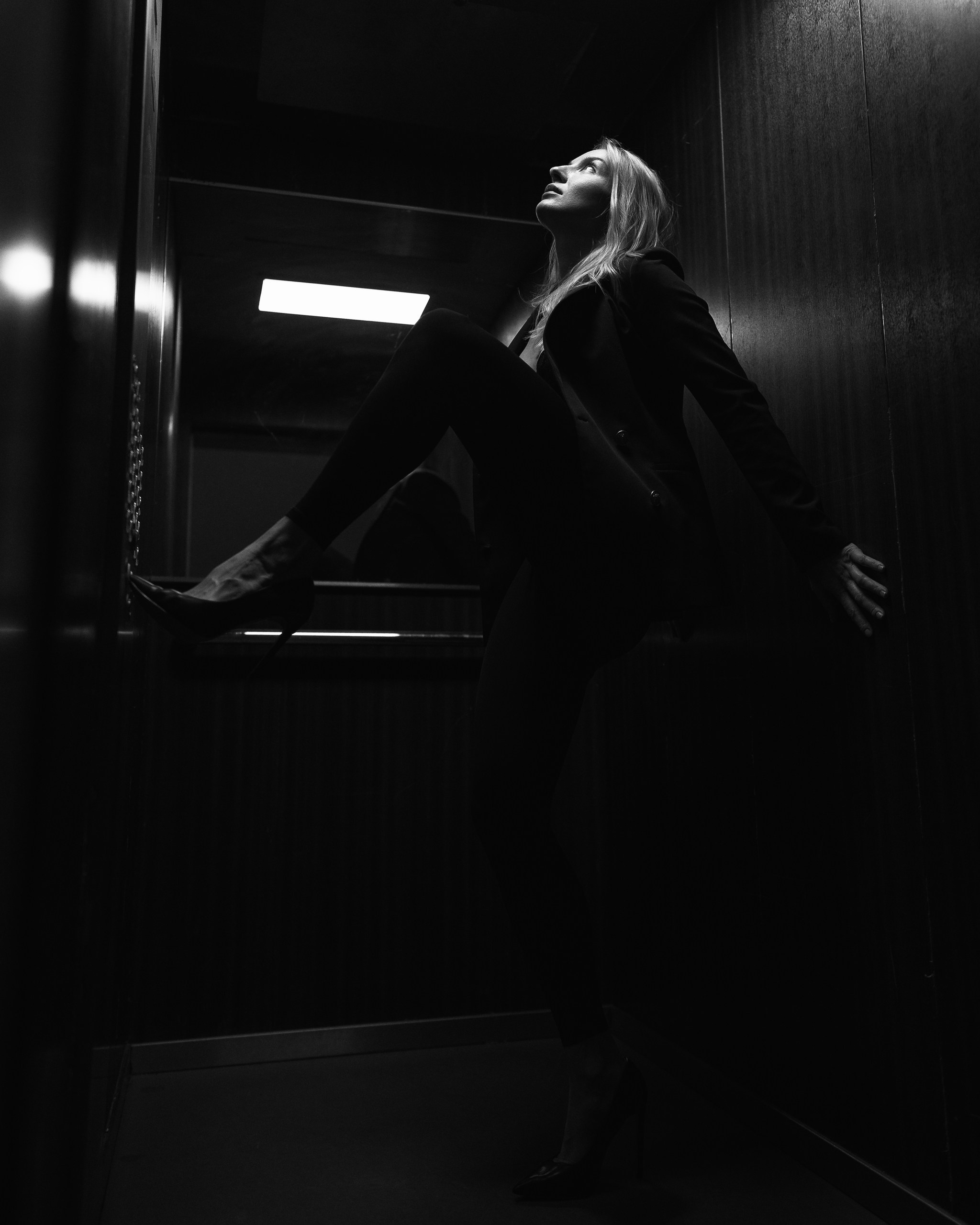 Фотосессия в подьезде). Фотограф в Москве — Евгений Мельников