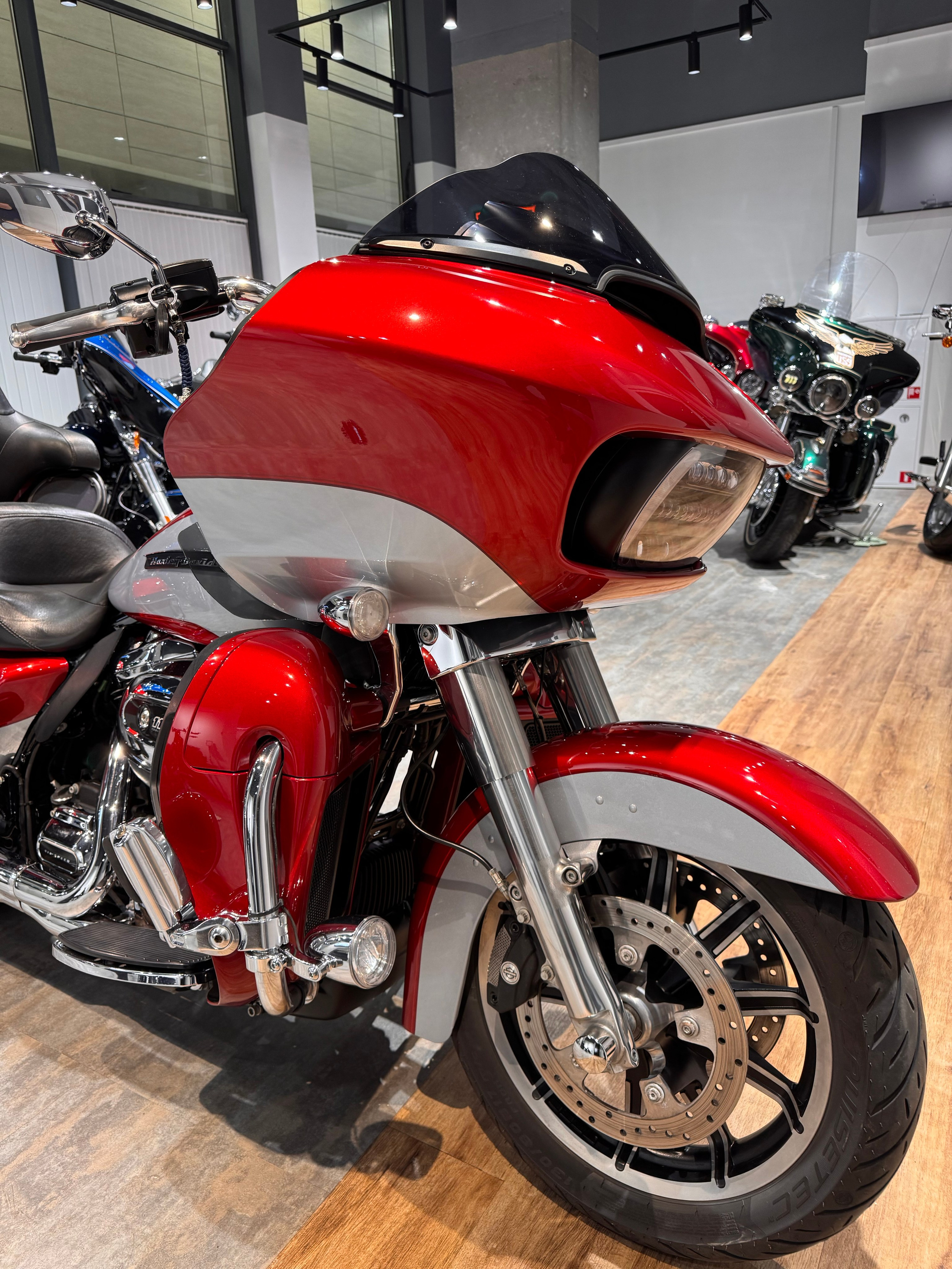 Harley Davidson 2019 Road Glide Ultra (Touring) — купить мотоцикл. Hello Davidson, Москва. Только хорошие мотоциклы…