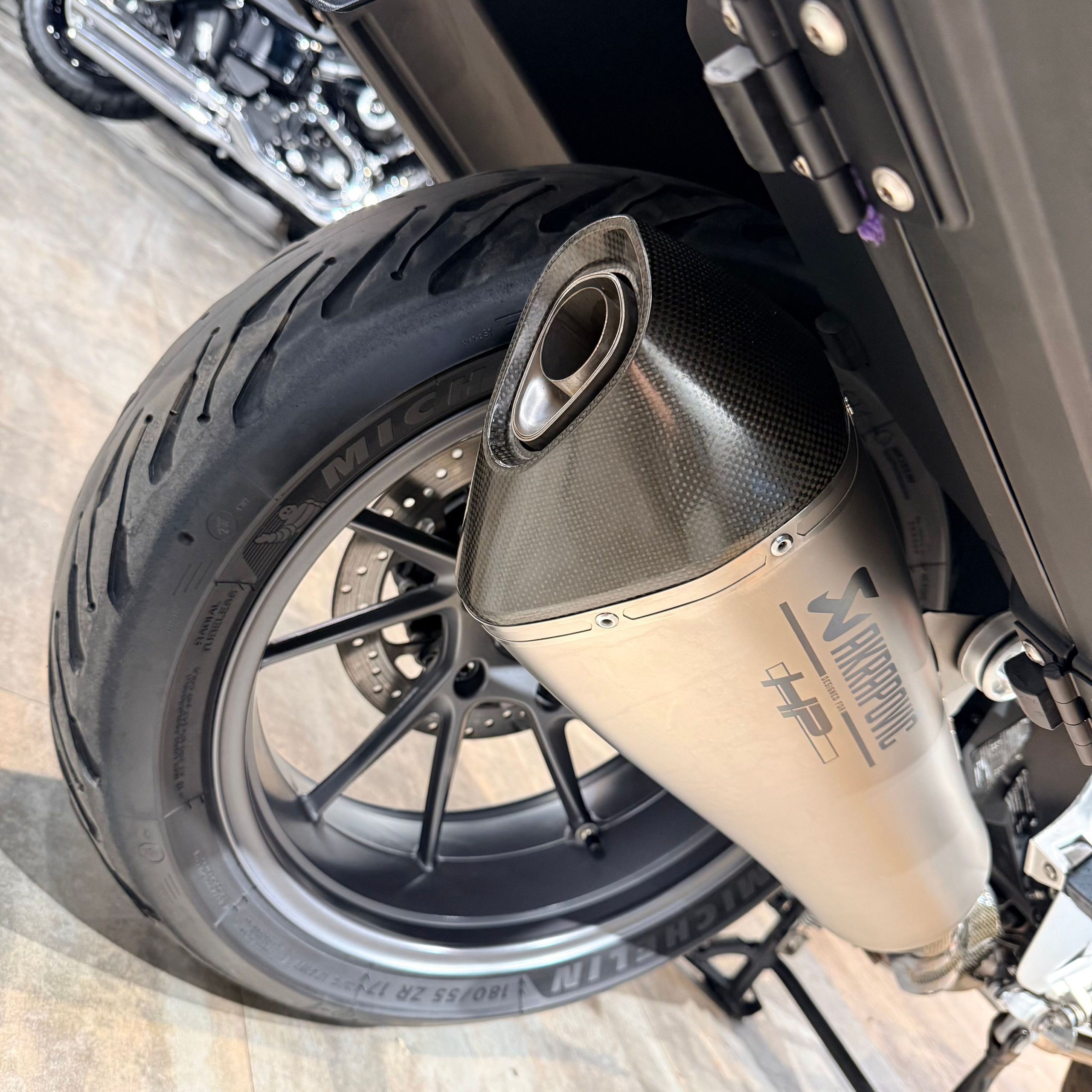 2018 BMW R1200RT Mars Red Metallic 23K (VIN *WB10*5398). Hello Davidson, Москва. Только хорошие мотоциклы…