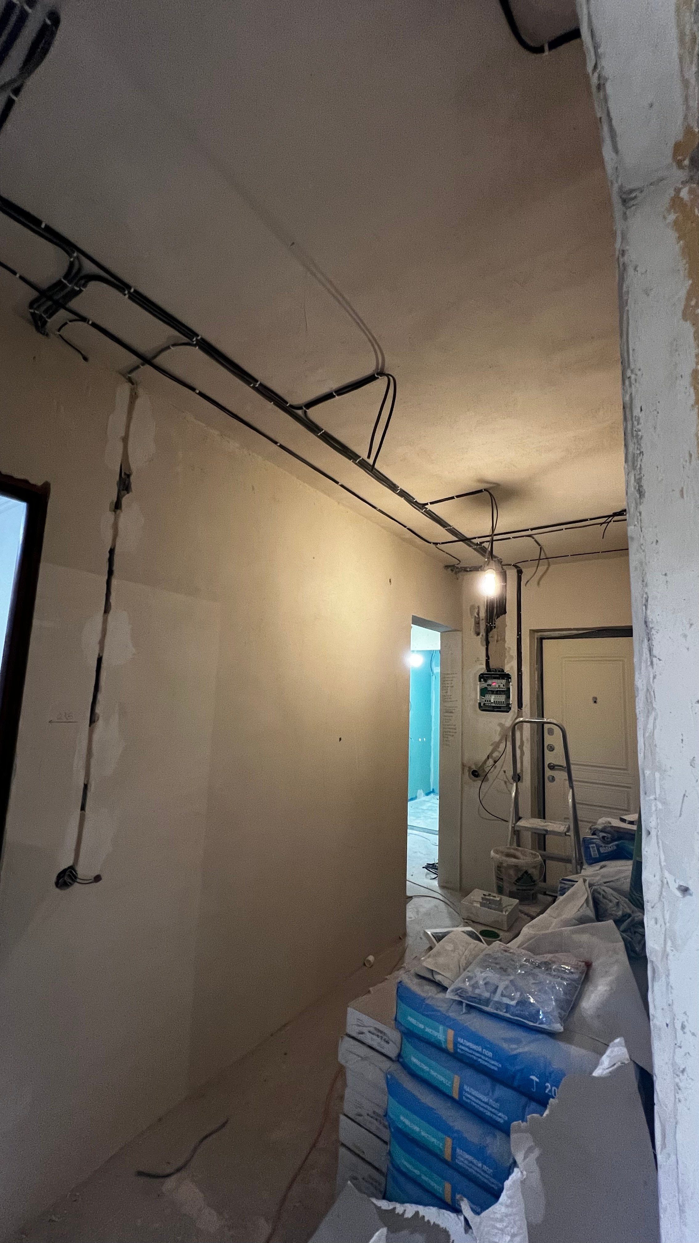 Выполнение электромонтажных работ в квартире площадью 80 кв. м. IlluminaSPB — Ваш надежный партнёр в мире электричества