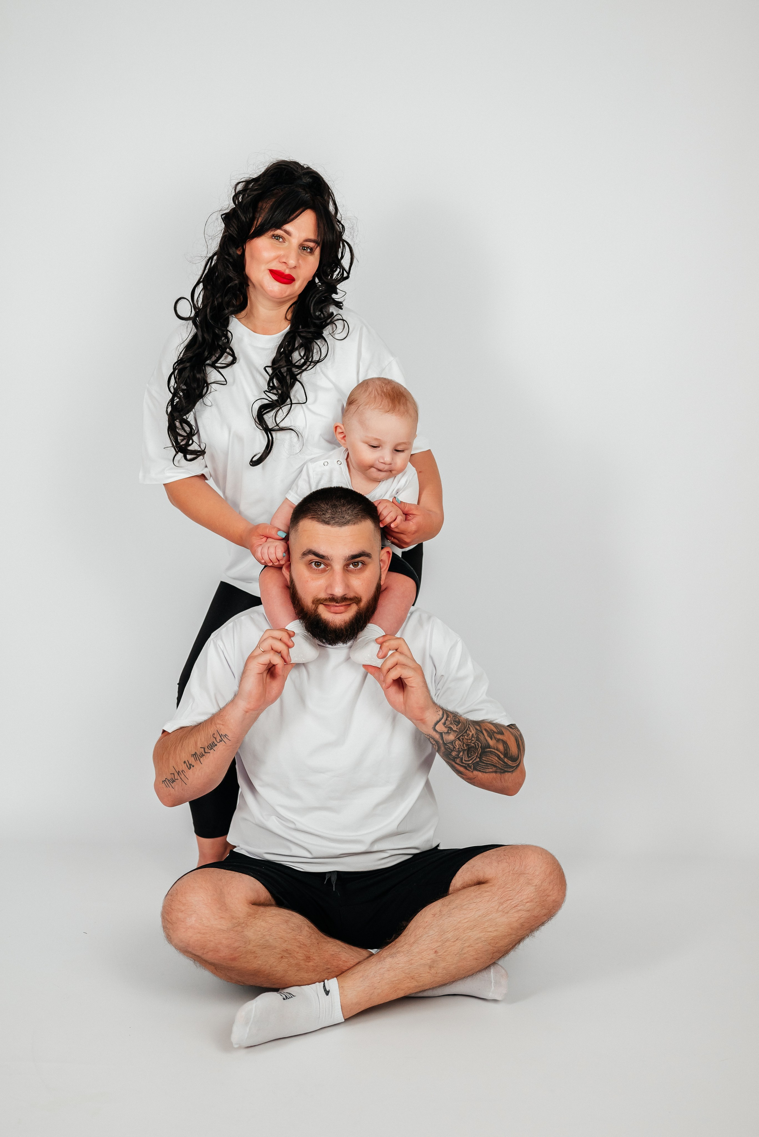 На белом фоне. Семейный фотограф в Краснодаре