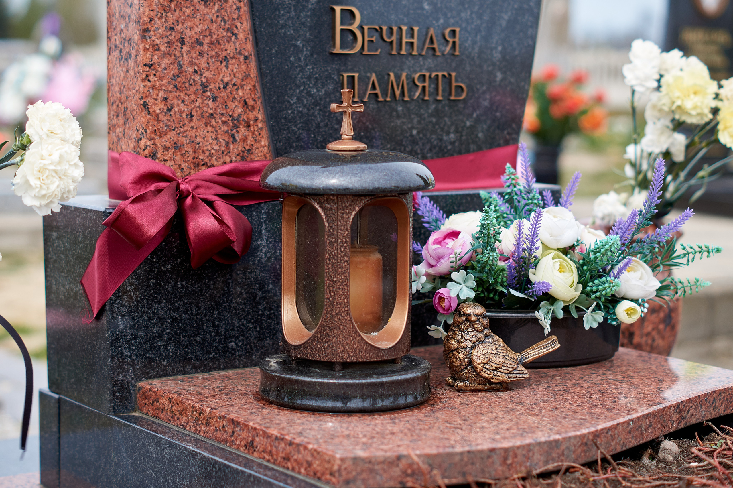 Изделия из гранита