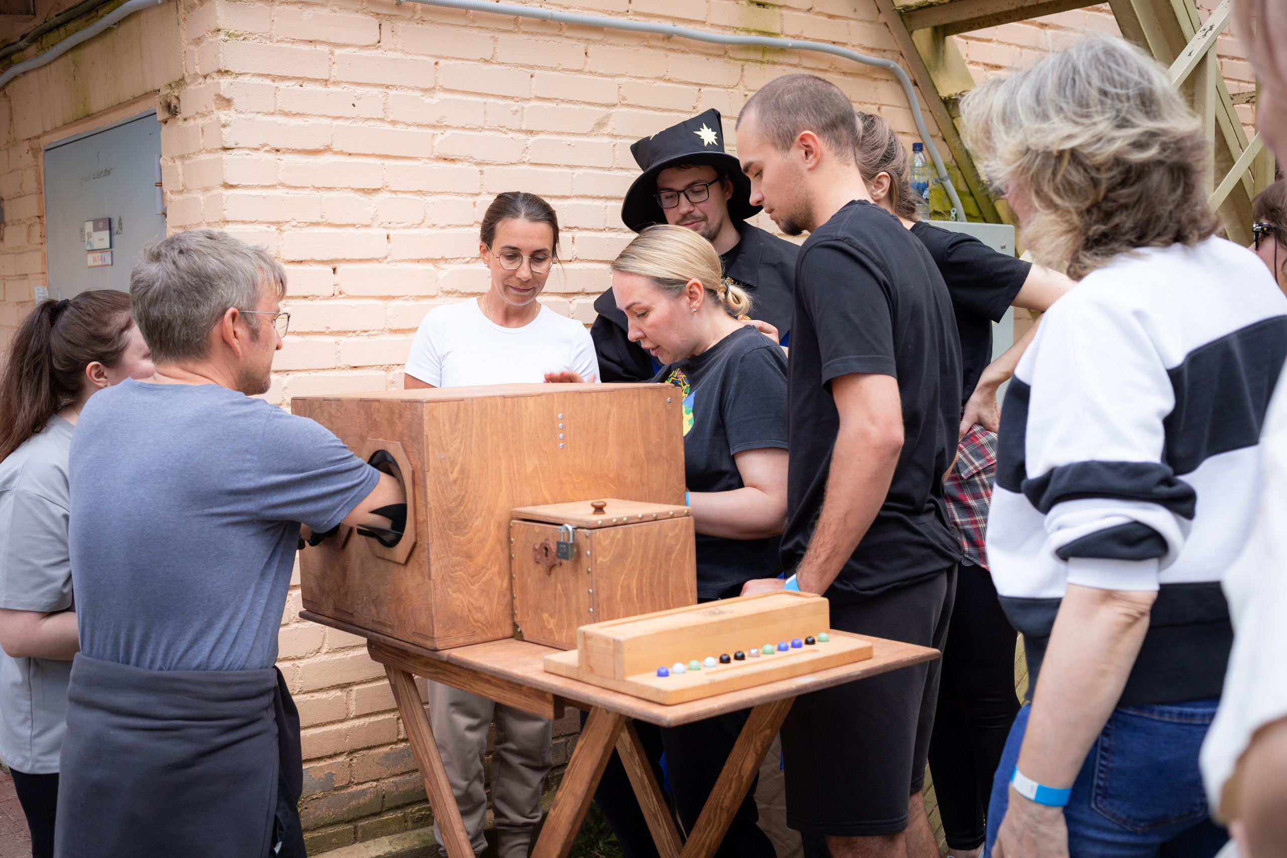 Фотосъемка Форт Боярд в СПБ, репортаж про корпоратив в стиле игры. Портретные фотосессии, контент-съемки, репортаж