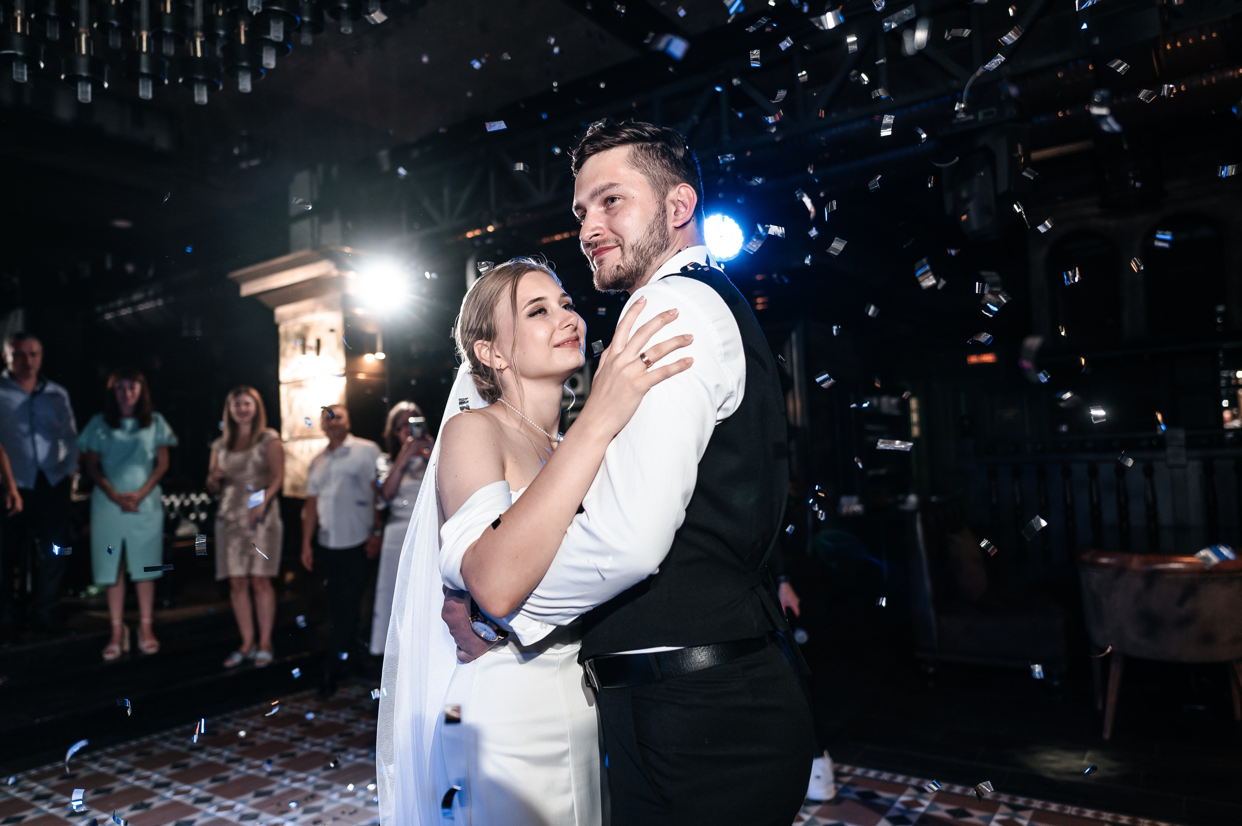 Даниил и Валерия. Черная утка. Полный день. Фотограф Екатерина Бочарникова