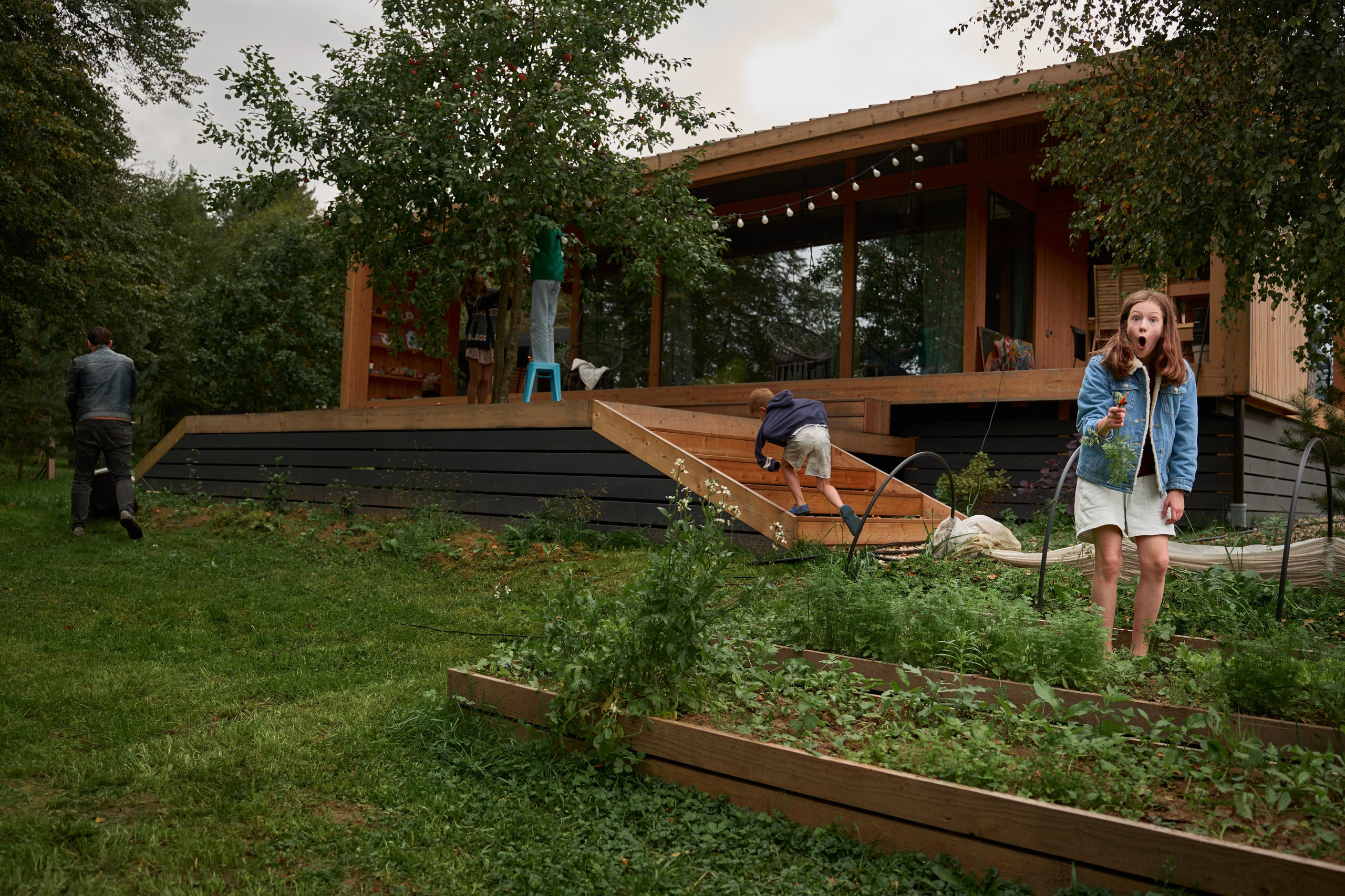 Четверо детей в доме. Фотограф Женя Пашкина