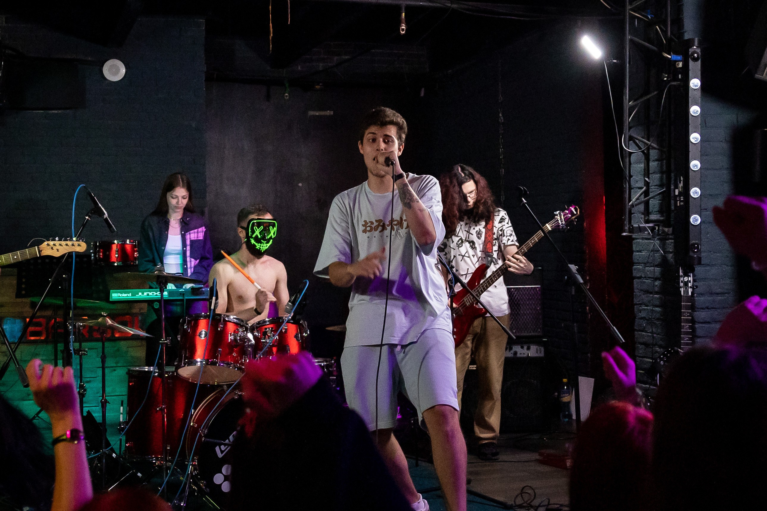 Концерт «Не Школа Барабанов» в Клубе «SOVA». Фотограф Владимир Охрименко