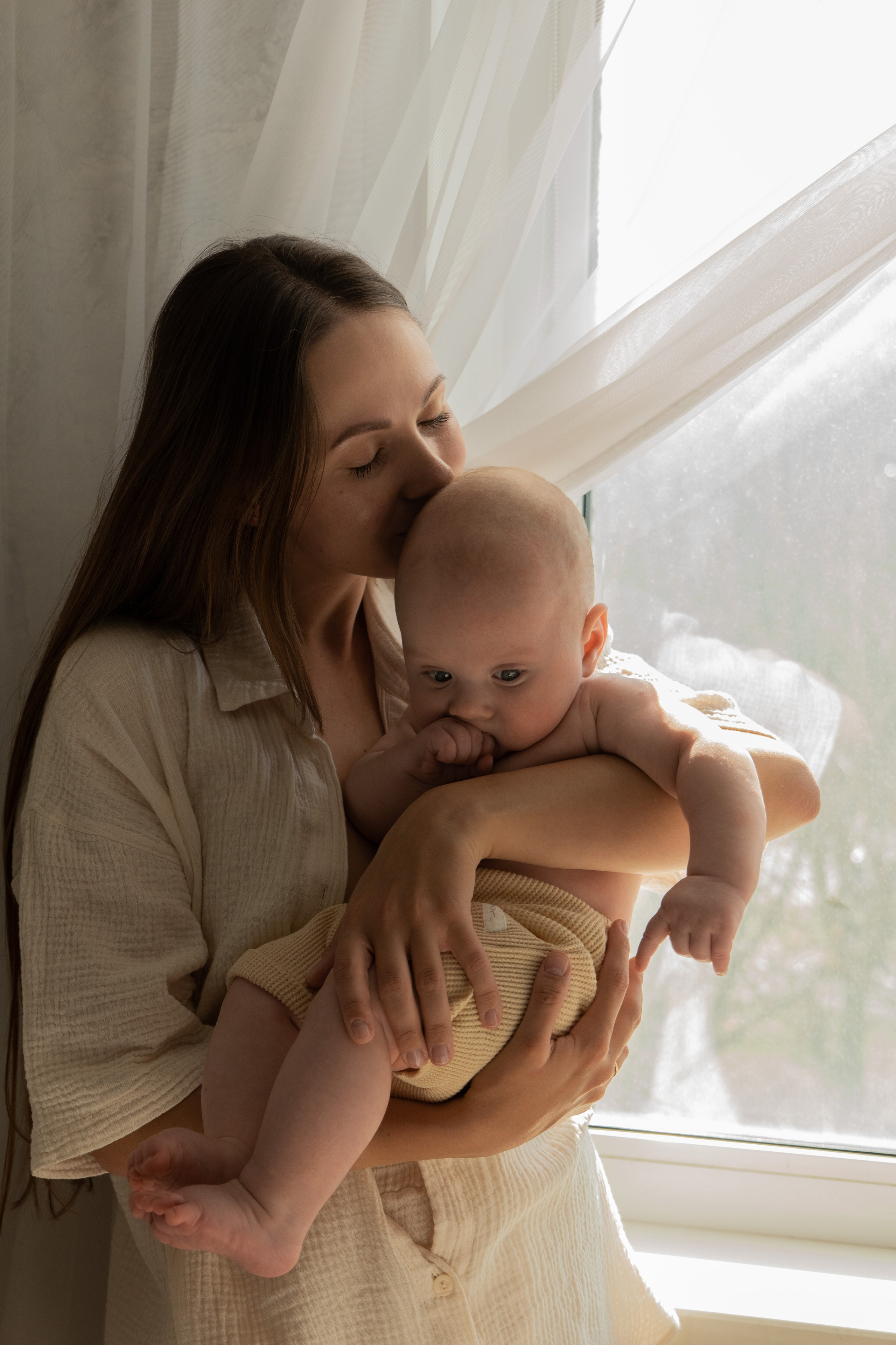 Мама и малыш (5 месяцев). Фотограф видеограф Ольга Василевская
