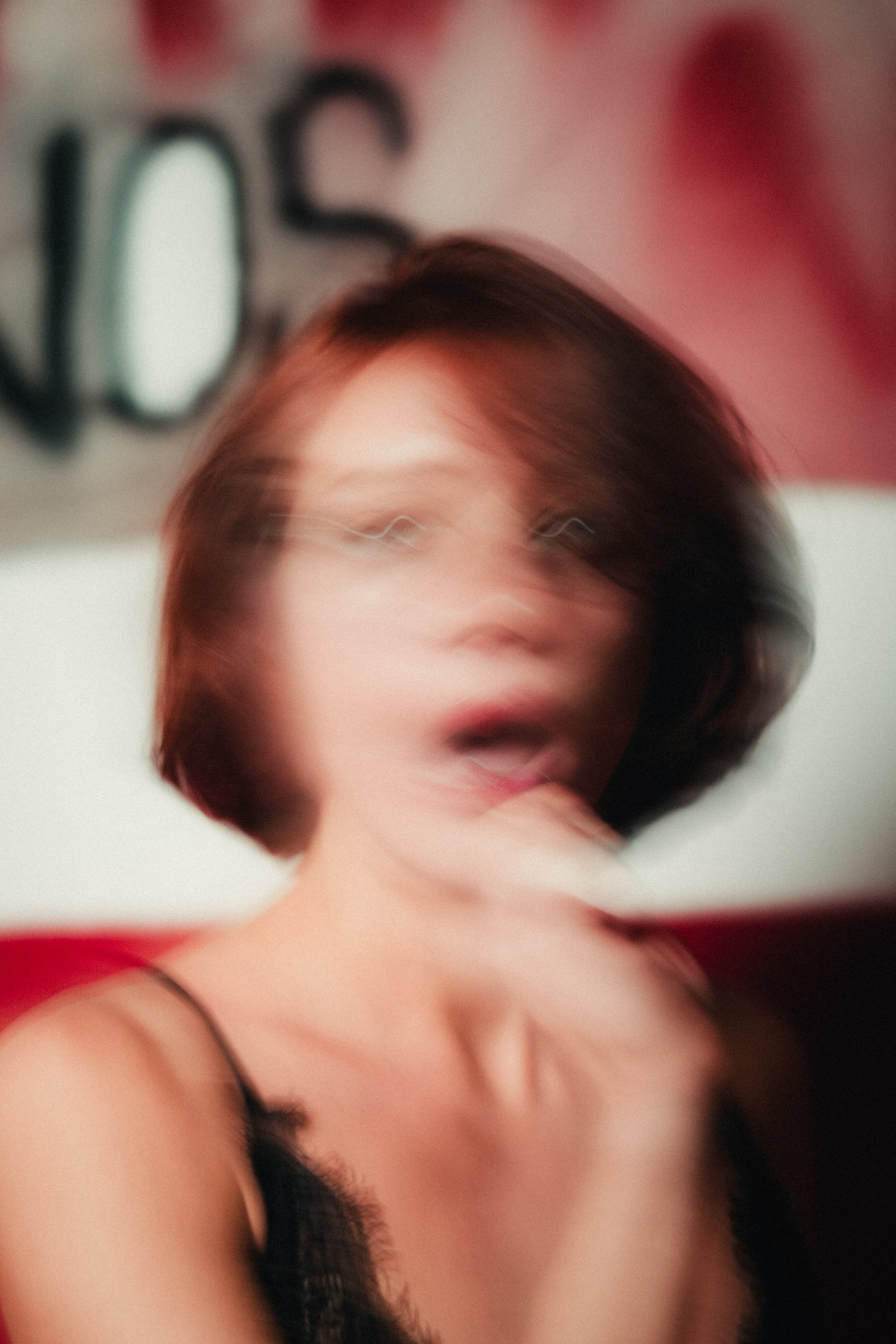 Des millions pour vos bombes des miettes pour nos vies. Фотограф Париж / Photographer Paris