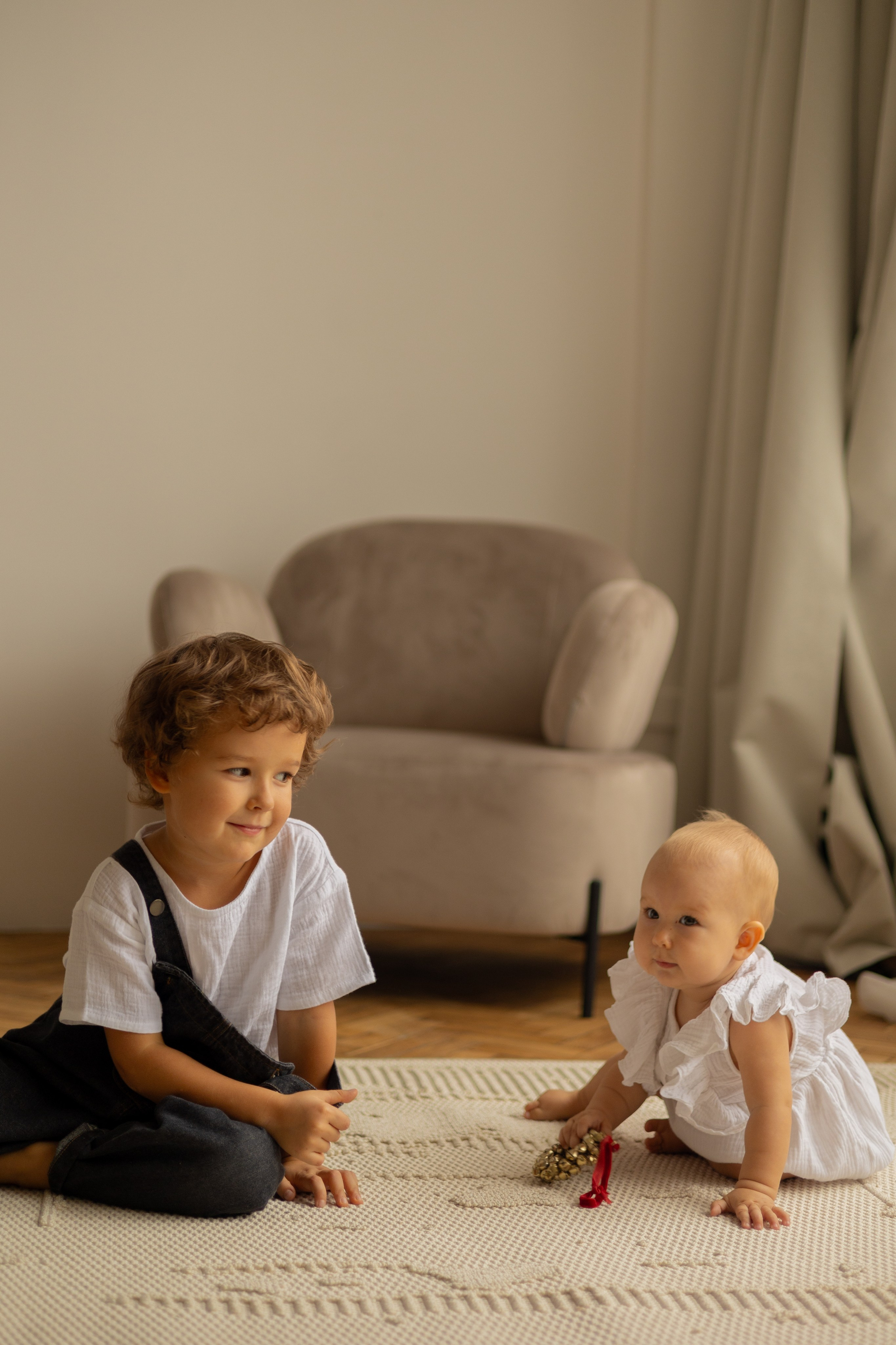 Ник, Карина, Ричард, Линда. Привет! Меня зовут Эльвира, я фотограф в Екатеринбурге