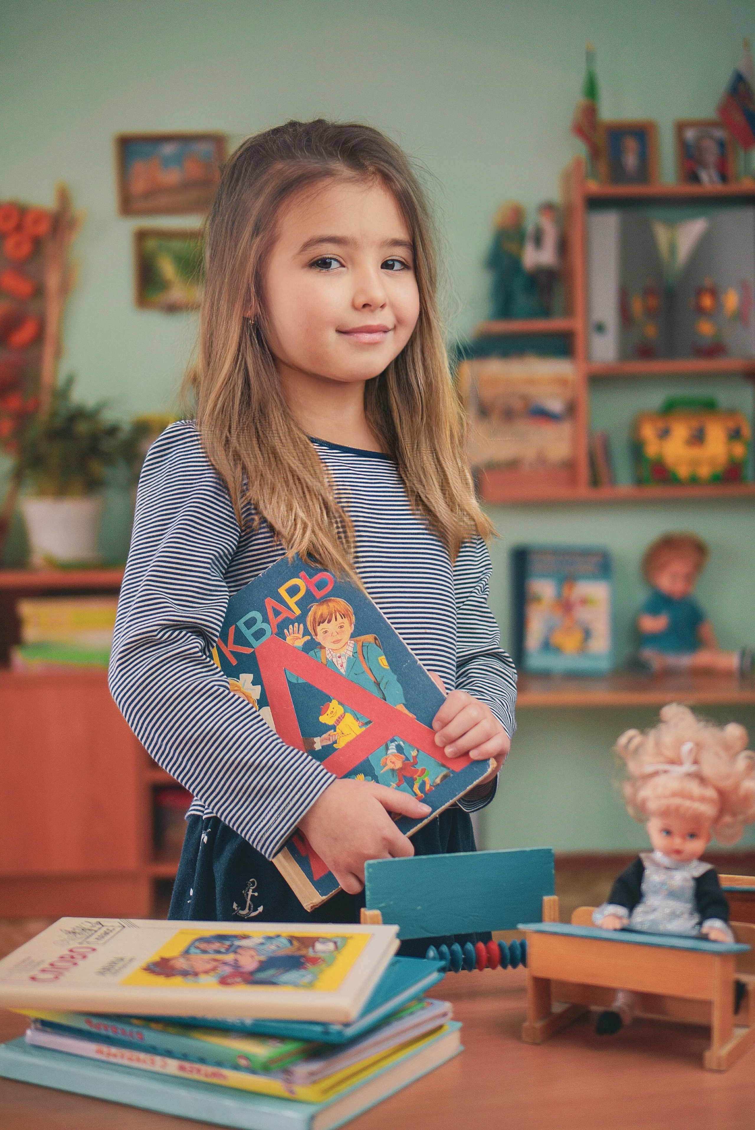 Портрет с букварём. Антон Катушенок — фотокорреспондент города Набережные Челны