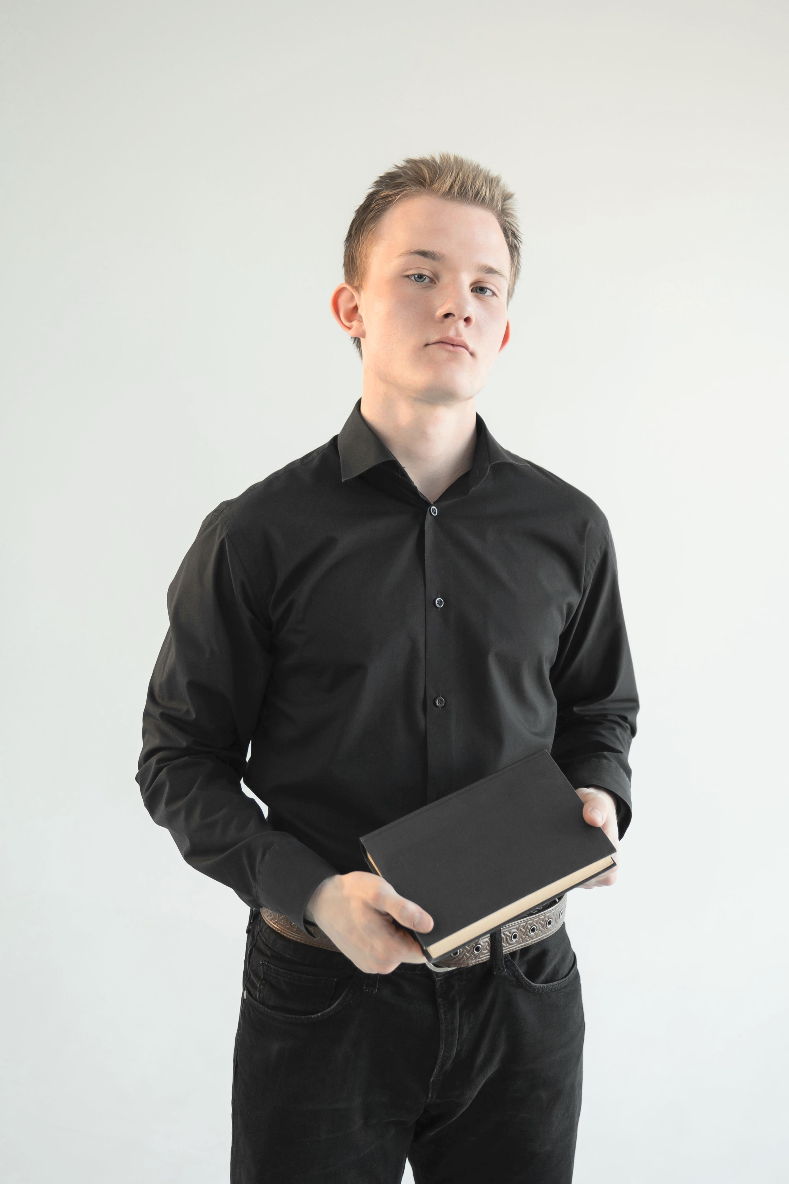 Студийные портреты. Антон Катушенок — фотокорреспондент города Набережные Челны