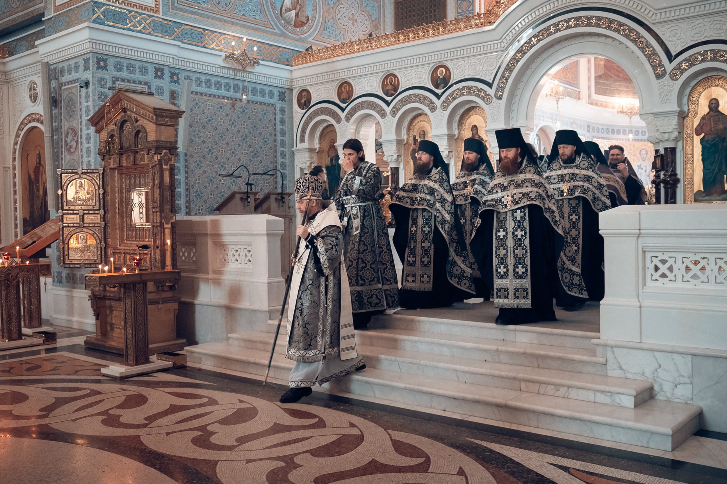 Богослужение Великой пятницы в Херсонесском монастыре Севастополь. Церковный фотограф Севастополь