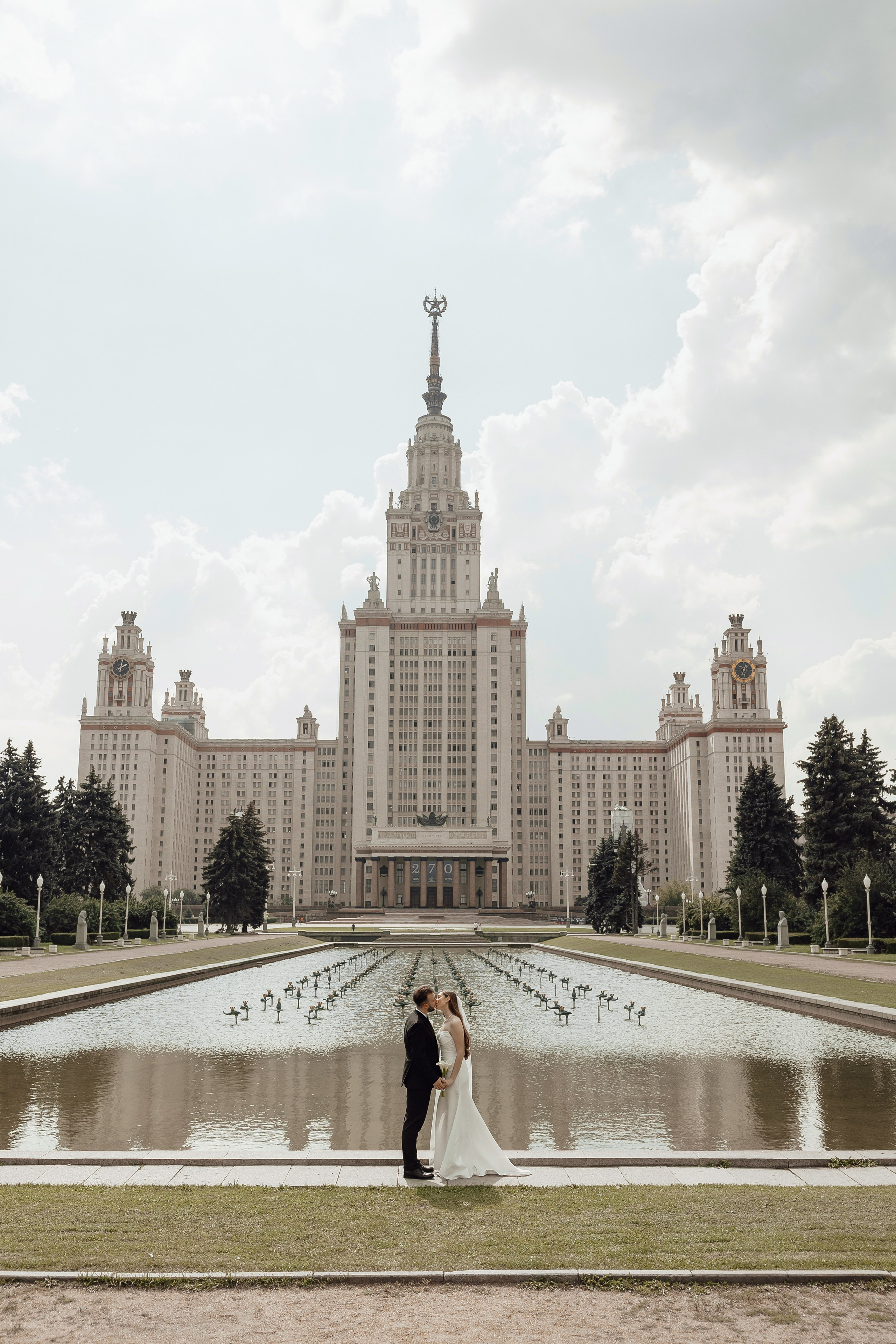 Локации для свадебной прогулки в Москве. Свадебный фотограф в Москве Дарья Олендарёва