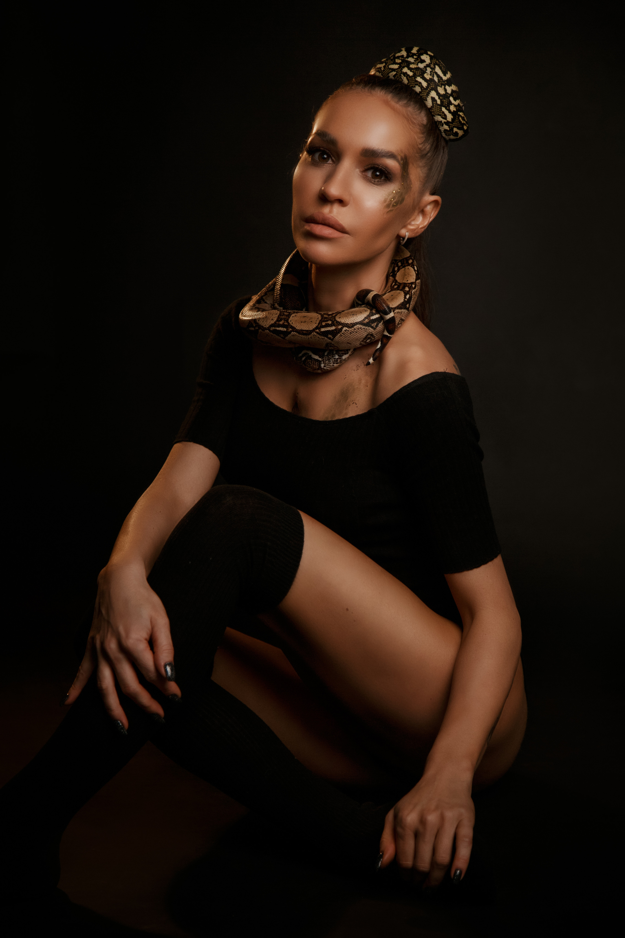 Алена со змеями и дочкой. Фотограф в Архангельске Артемьева Катерина